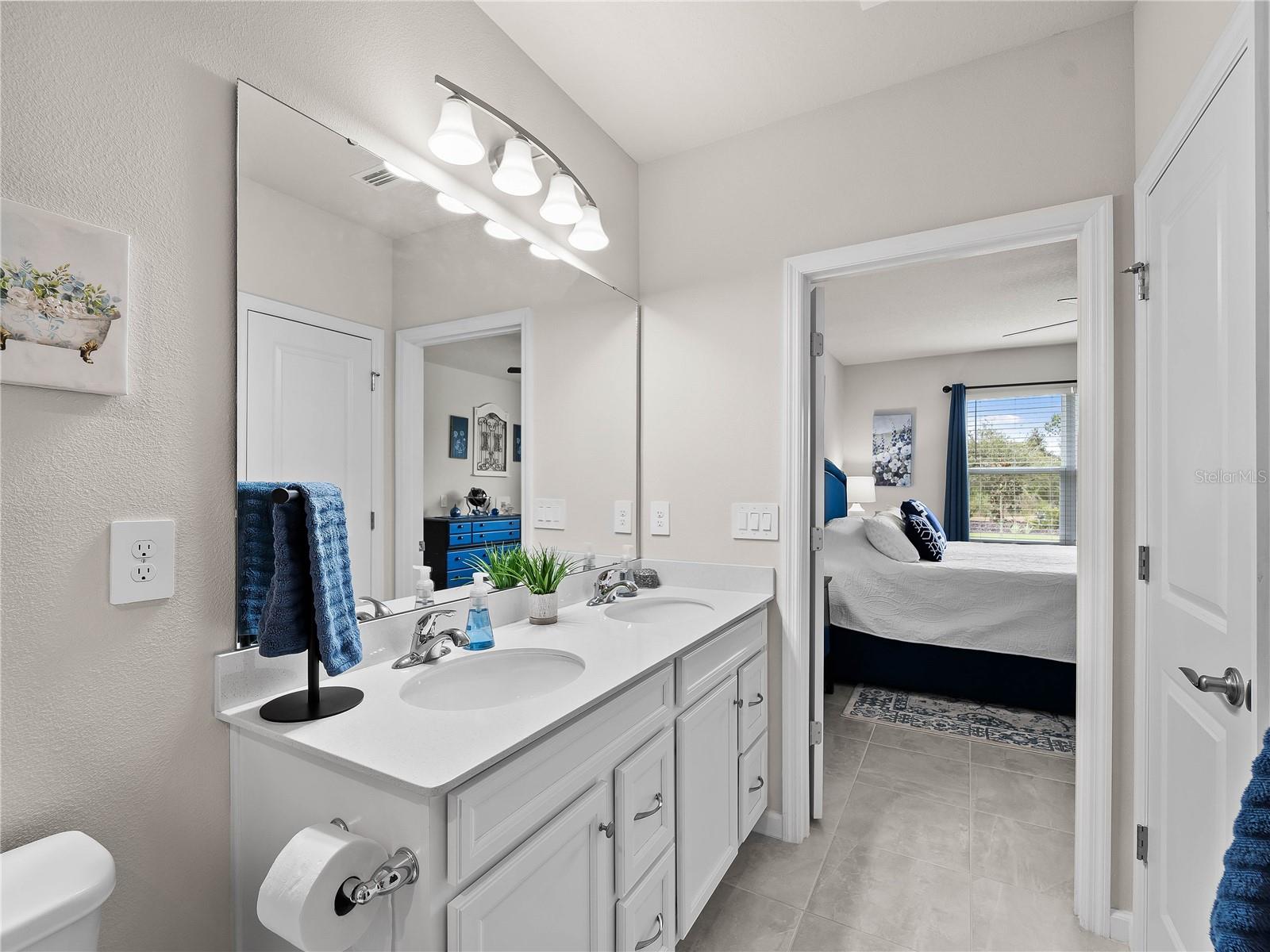 Image 31 of 54 For 1982 Palms Drive