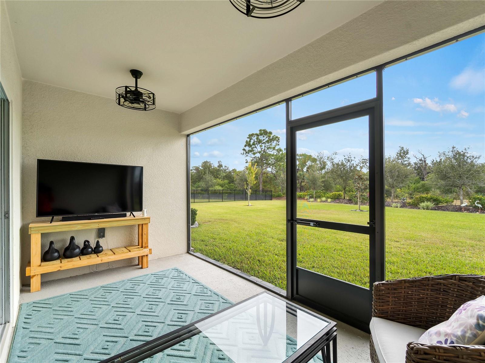 Image 38 of 54 For 1982 Palms Drive