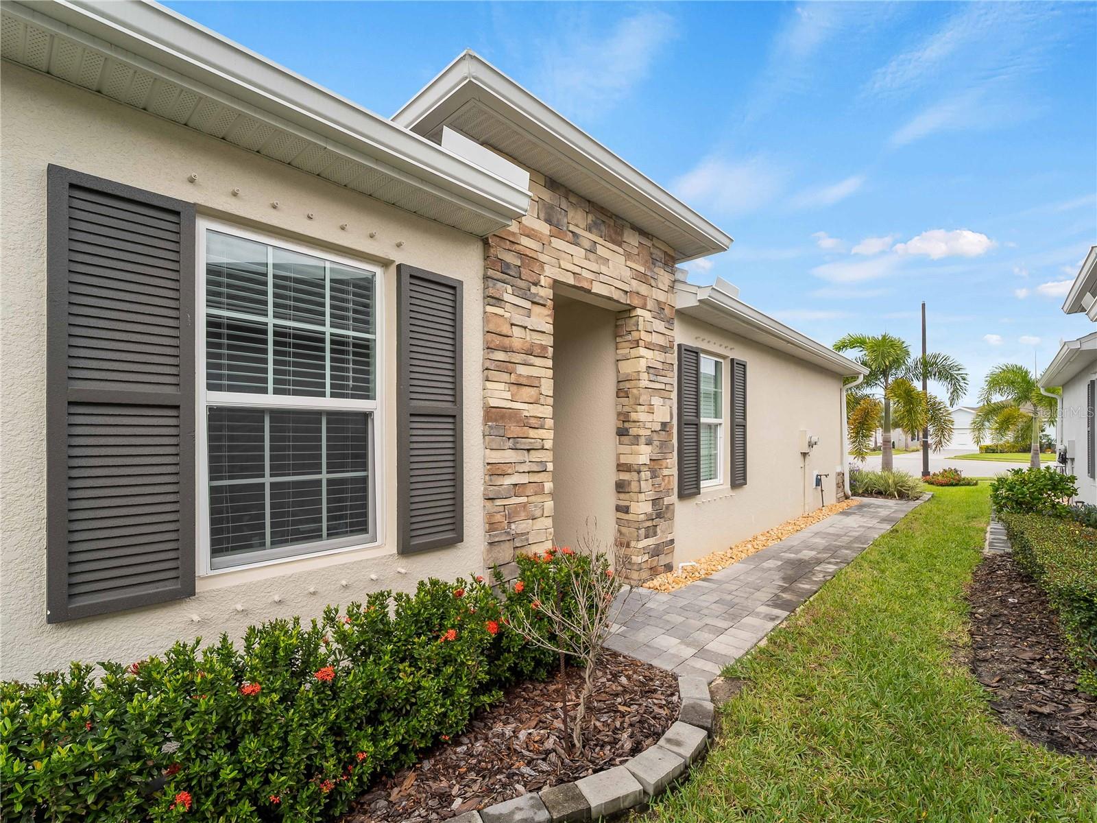 Image 47 of 54 For 1982 Palms Drive