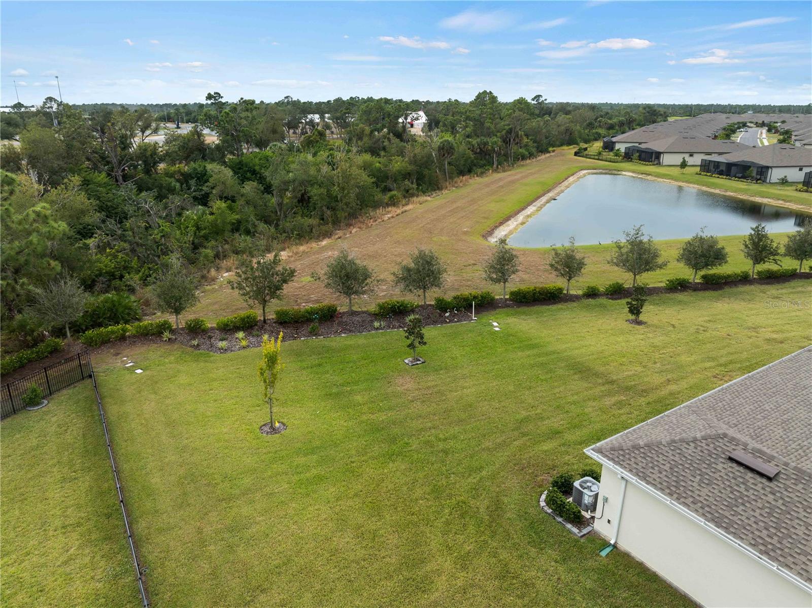 Listing photo id 57 for 1982 Palms Drive