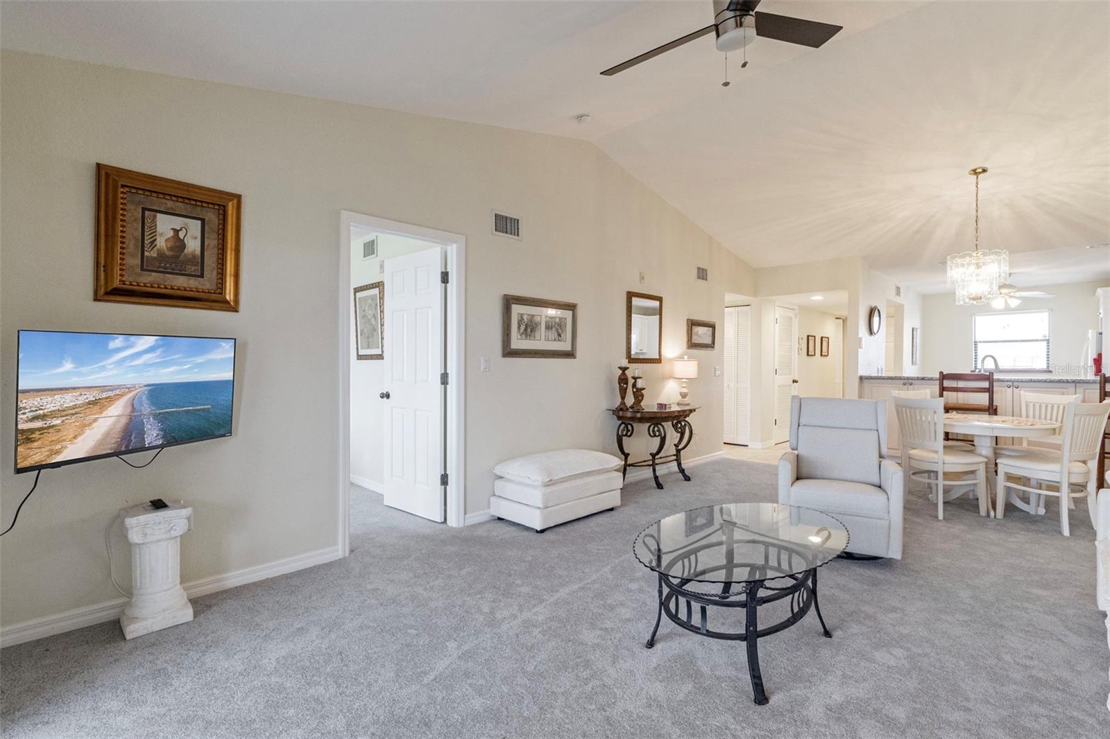 Image 14 of 33 For 175 Kings Highway 233