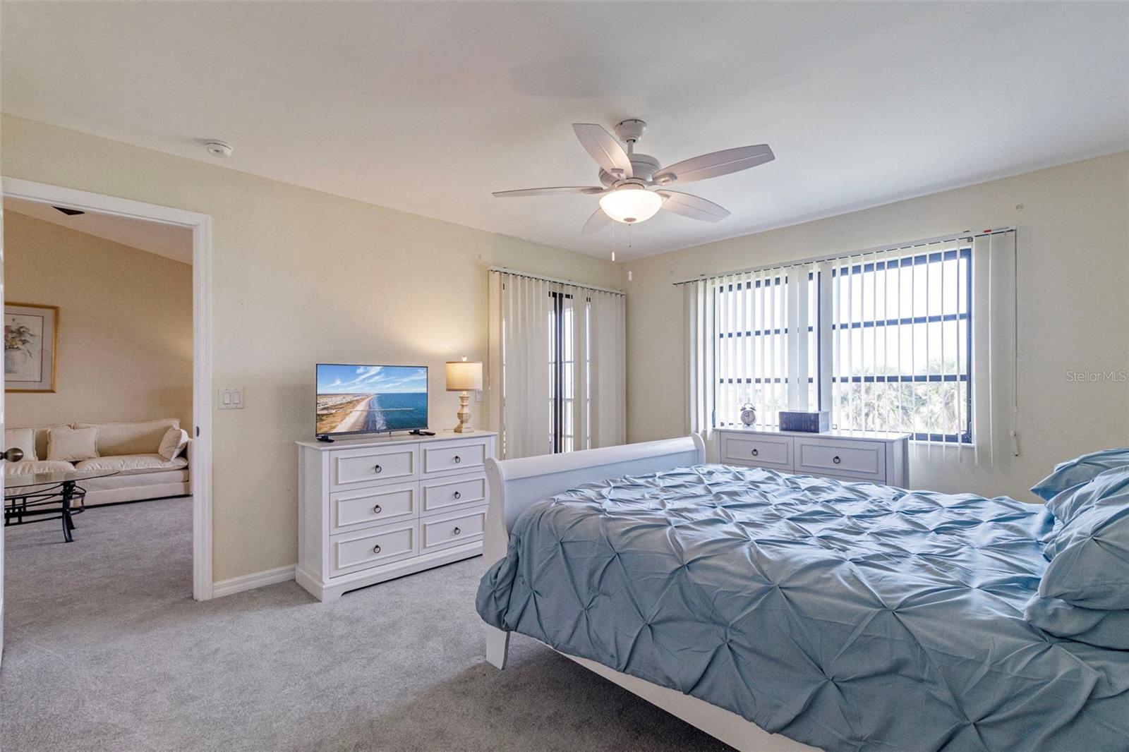 Image 17 of 33 For 175 Kings Highway 233