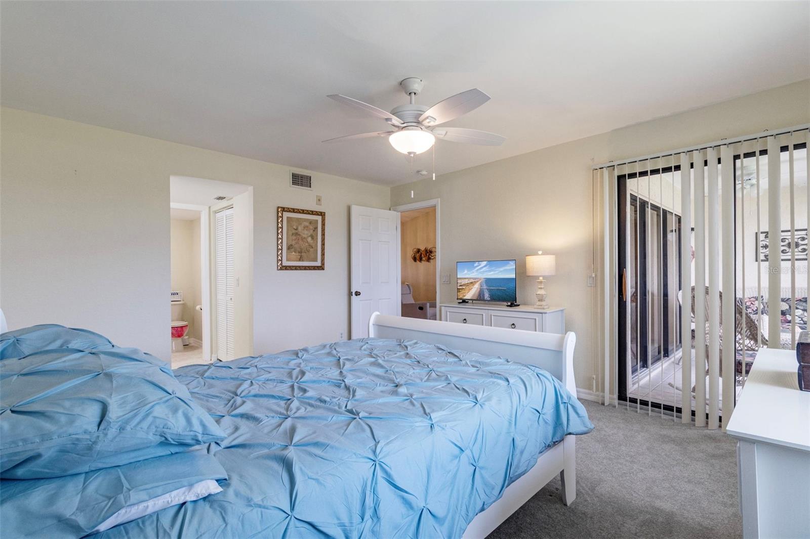 Image 19 of 33 For 175 Kings Highway 233