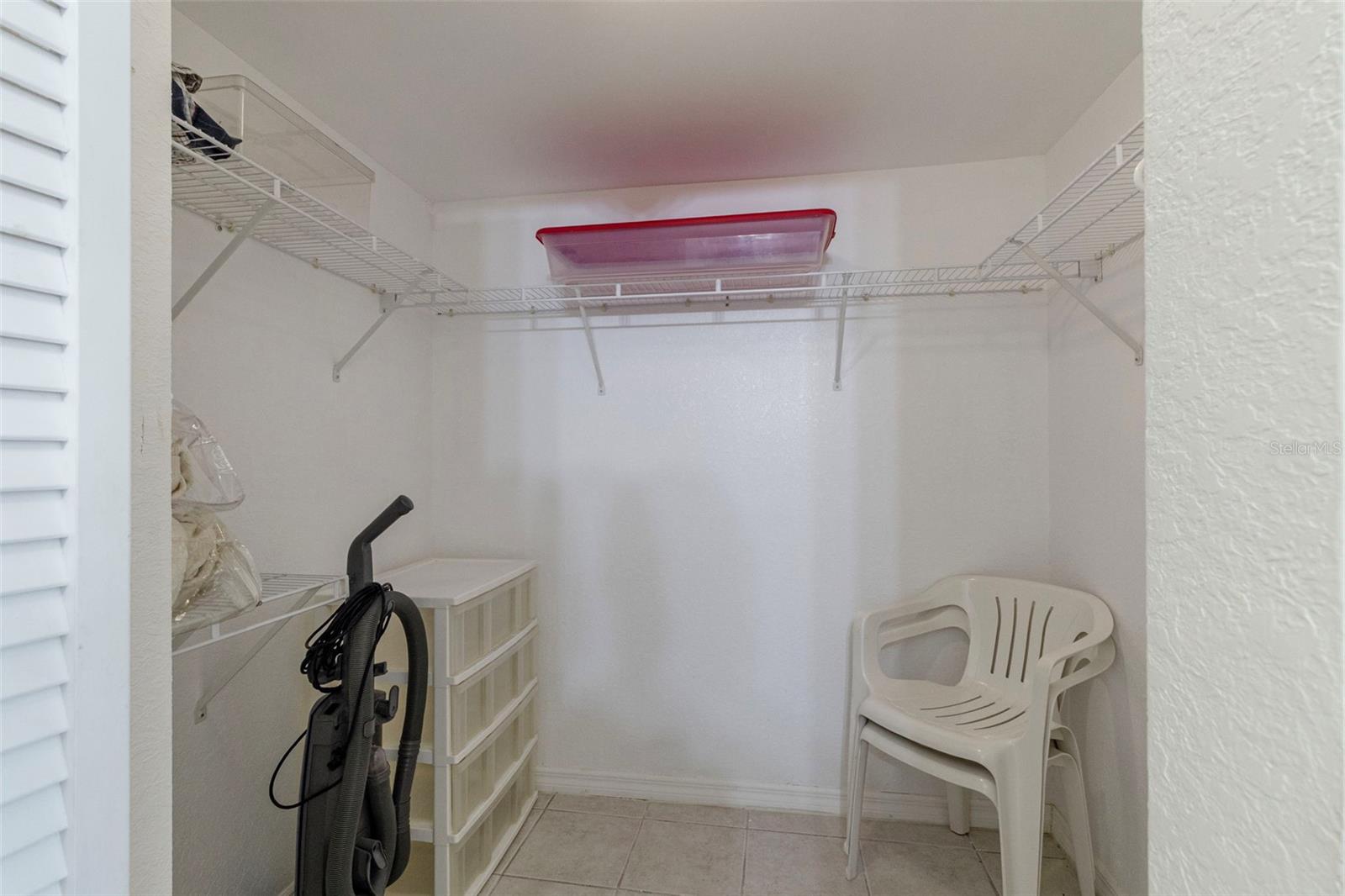 Image 22 of 33 For 175 Kings Highway 233