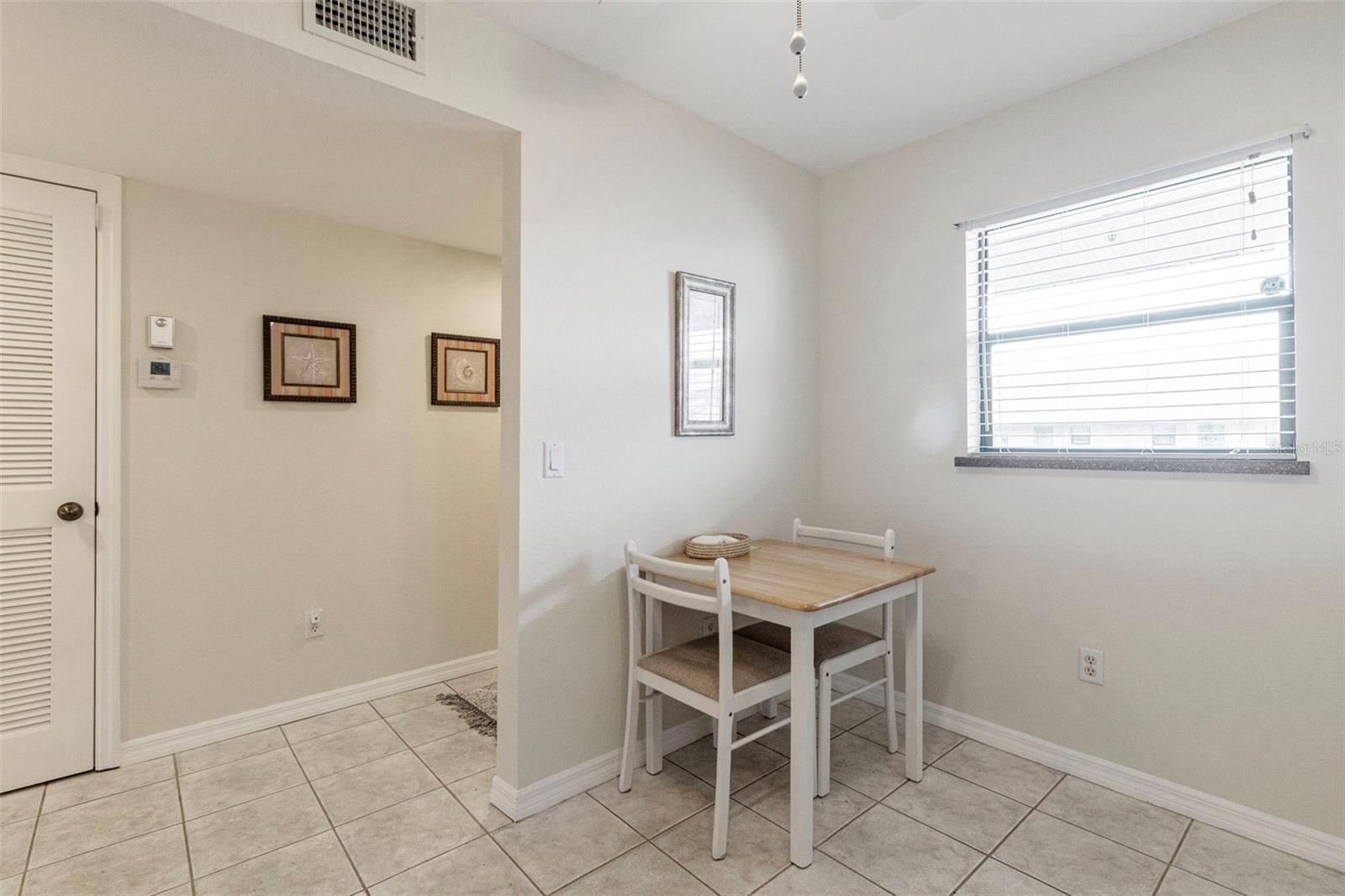 Image 6 of 33 For 175 Kings Highway 233