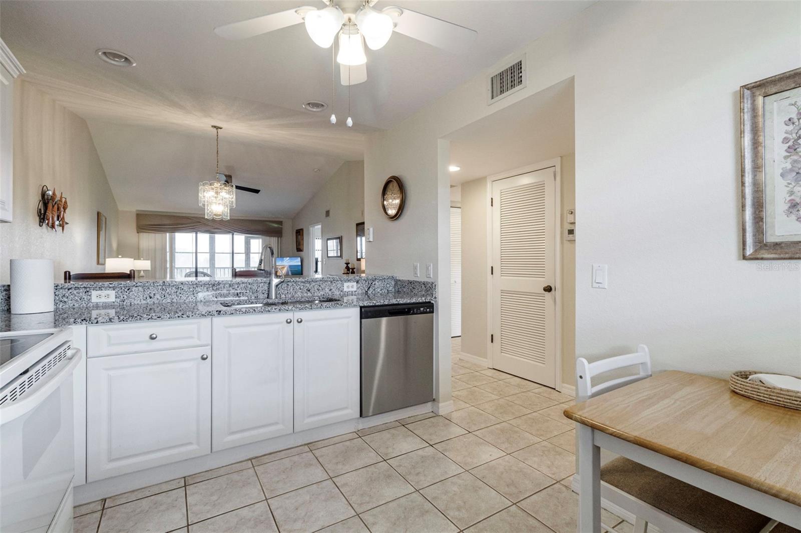 Image 7 of 33 For 175 Kings Highway 233