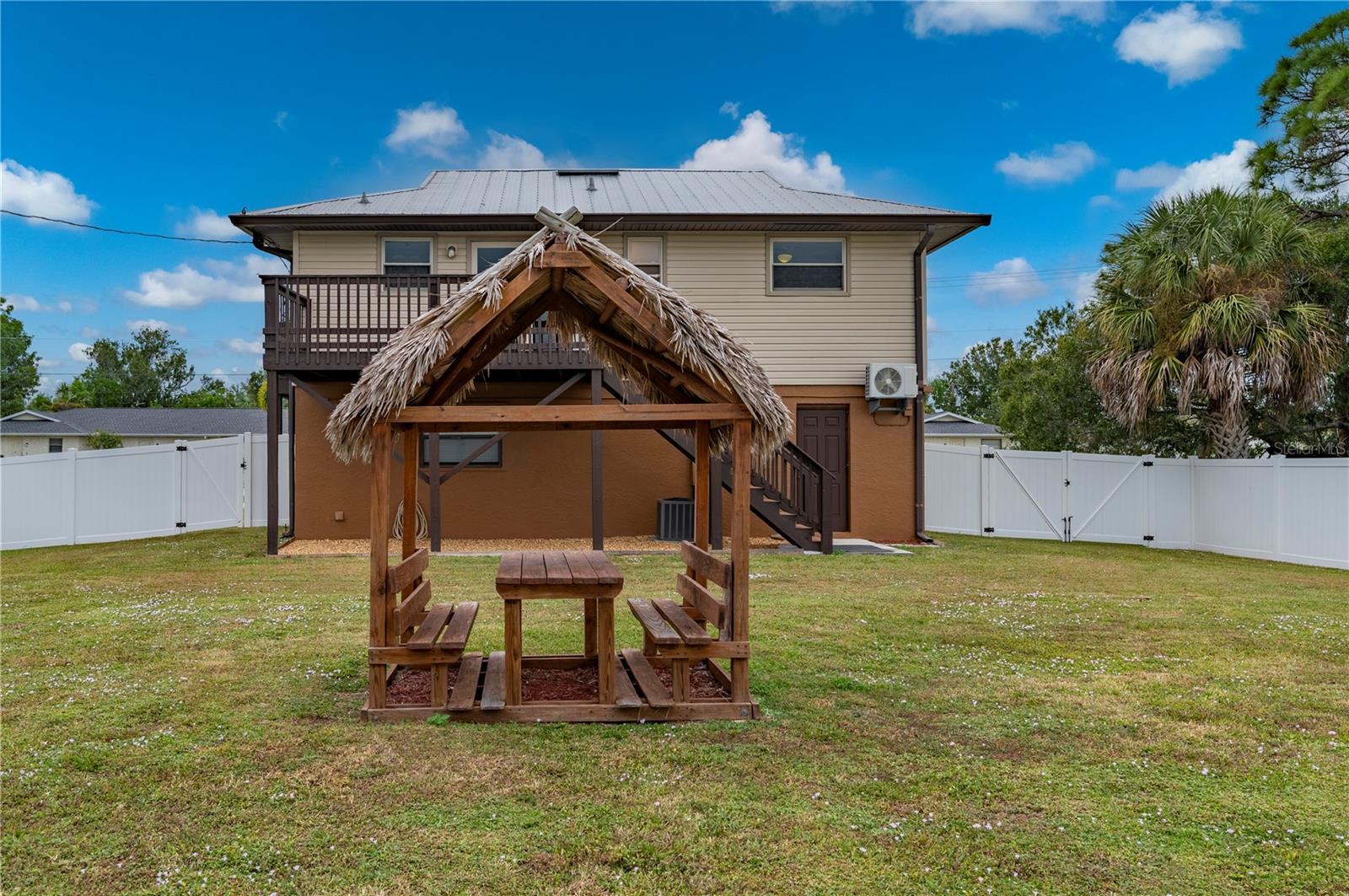 Image 28 of 46 For 2810 Vasco Street