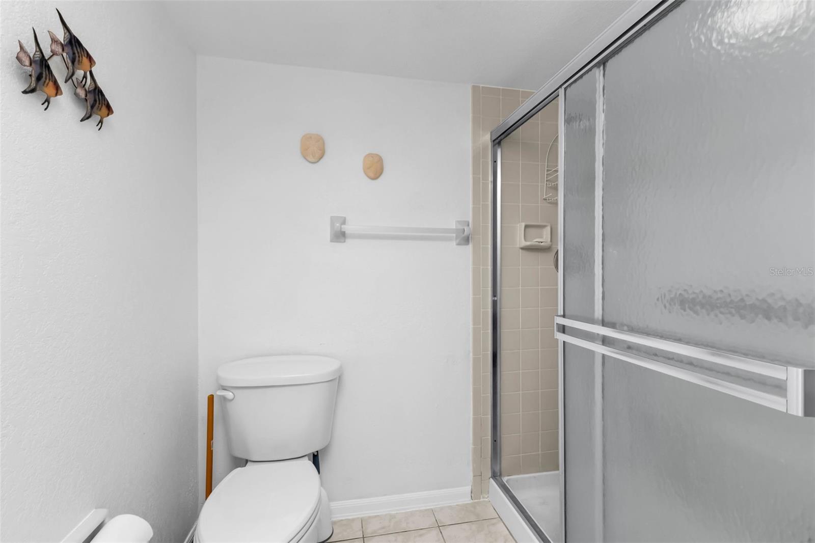 Image 16 of 37 For 175 Kings Highway 626