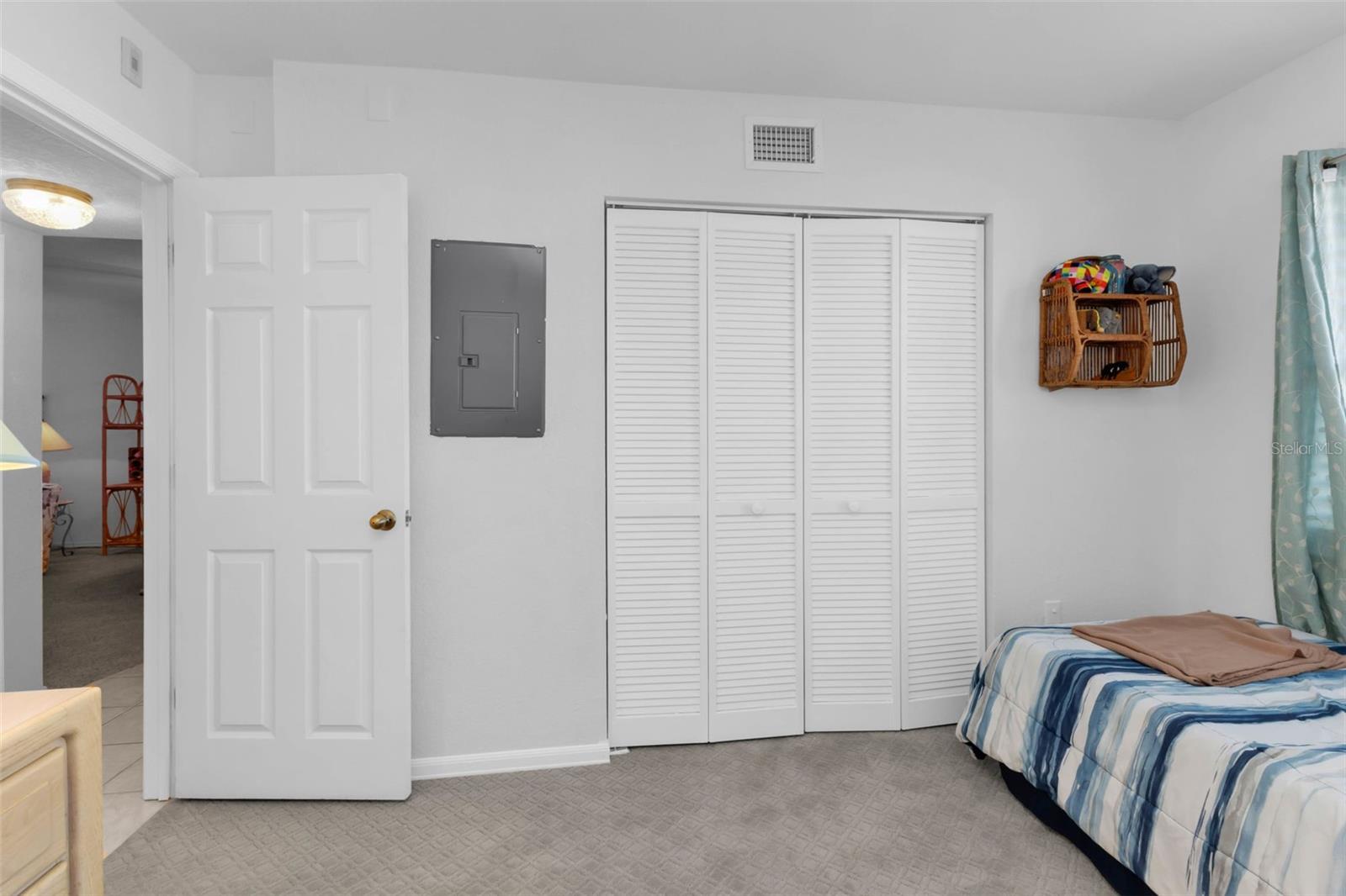 Image 19 of 37 For 175 Kings Highway 626