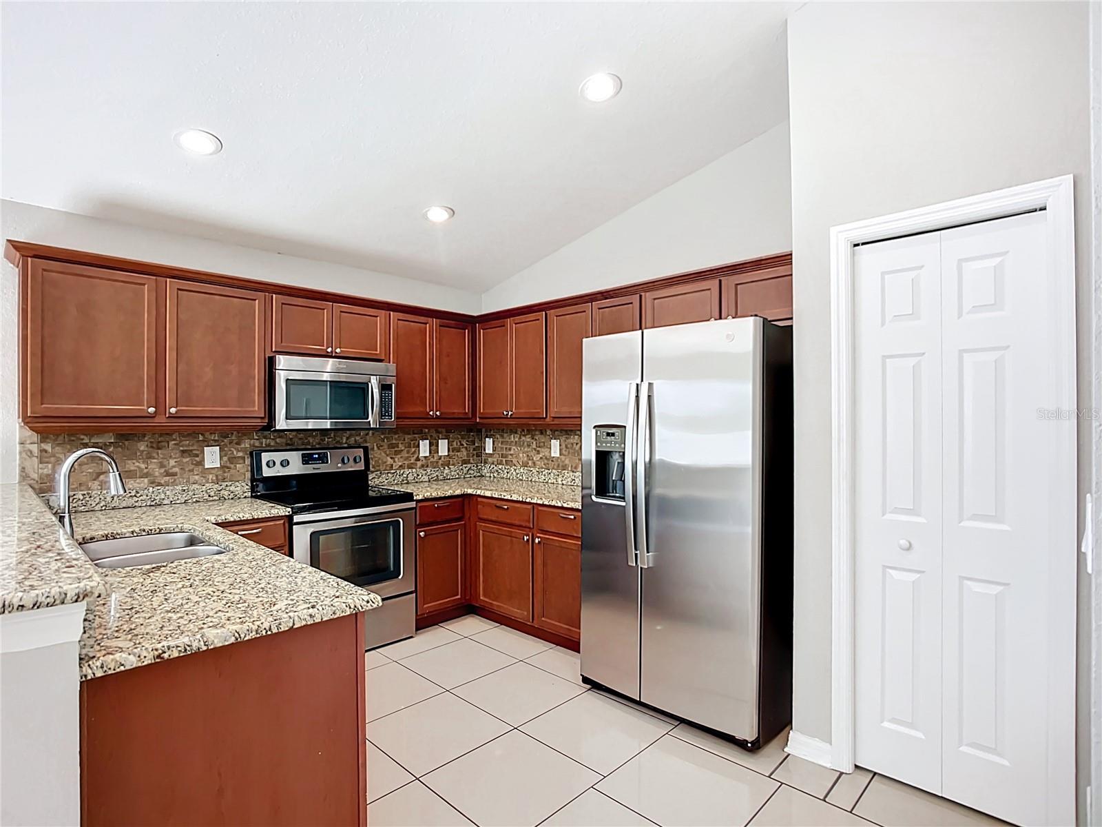 Image 11 of 34 For 1305 24th Street E