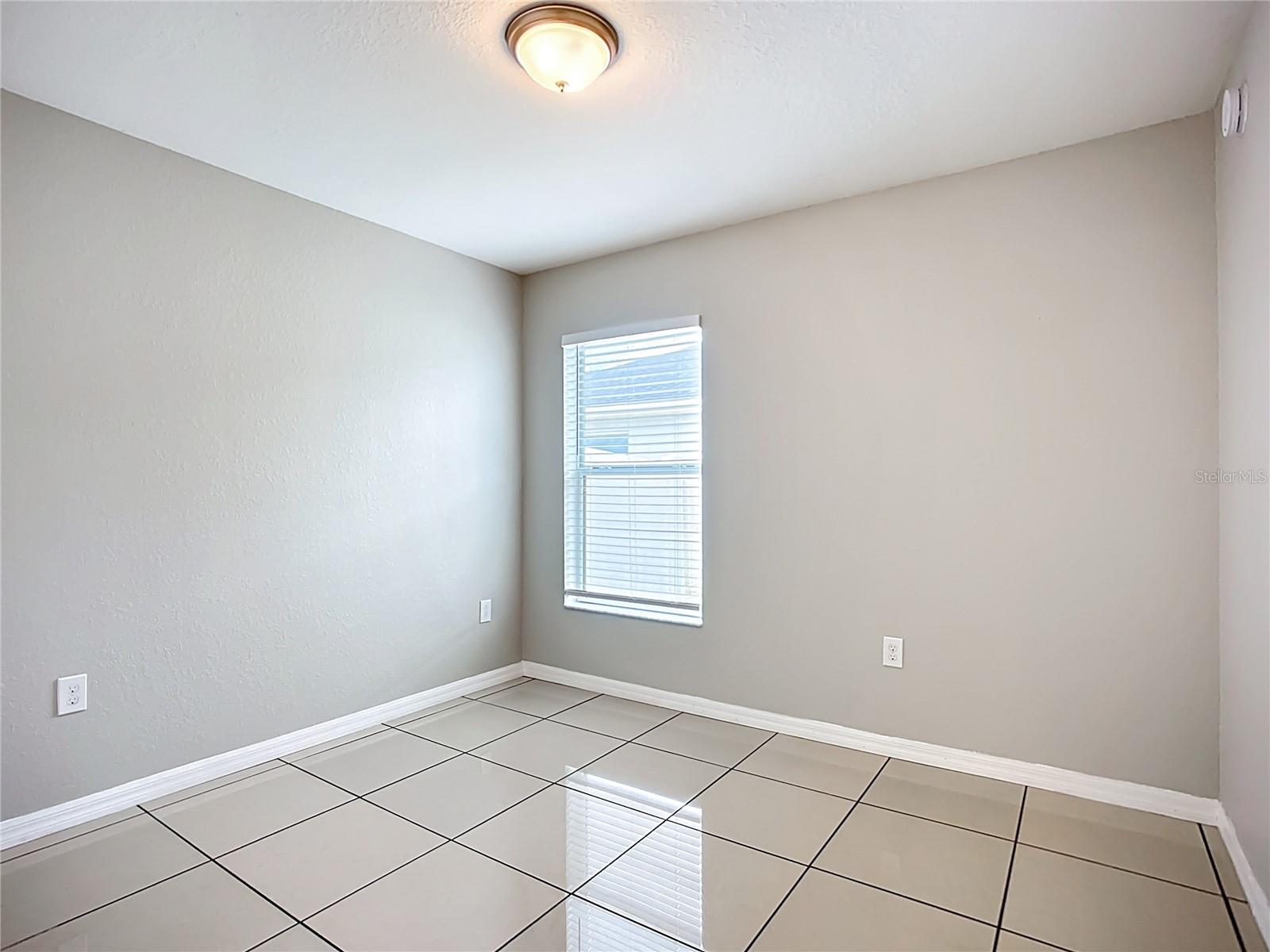 Image 21 of 34 For 1305 24th Street E