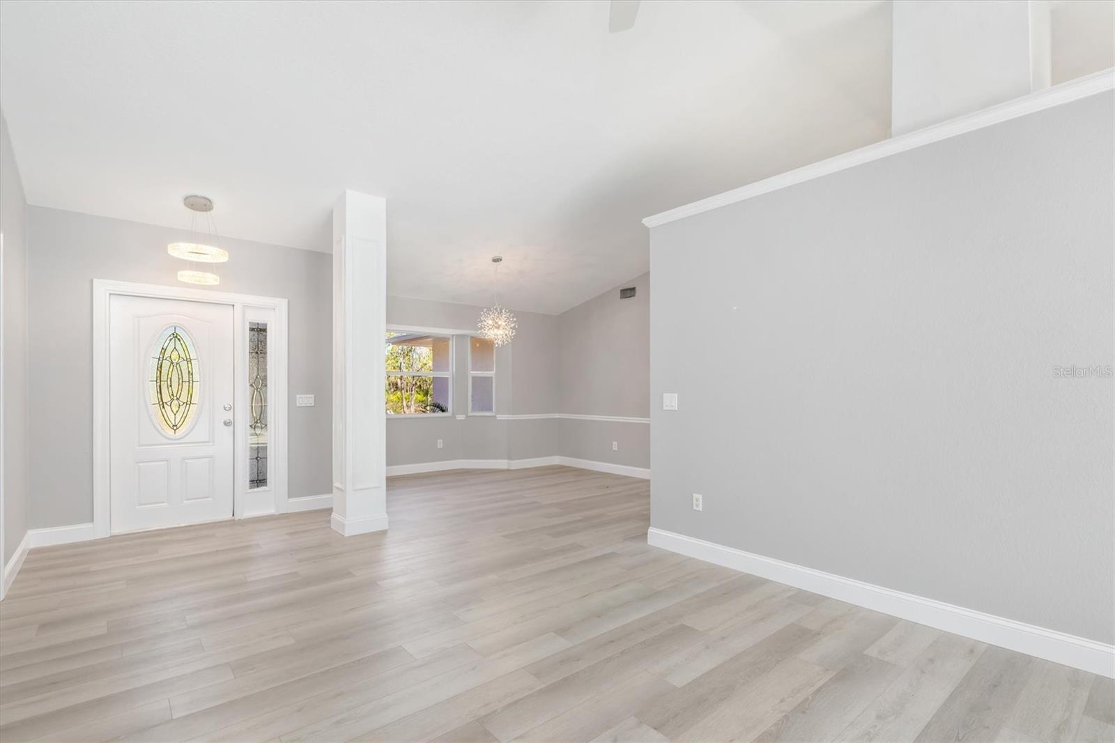 Listing photo id 8 for 2209 Tropicaire Boulevard