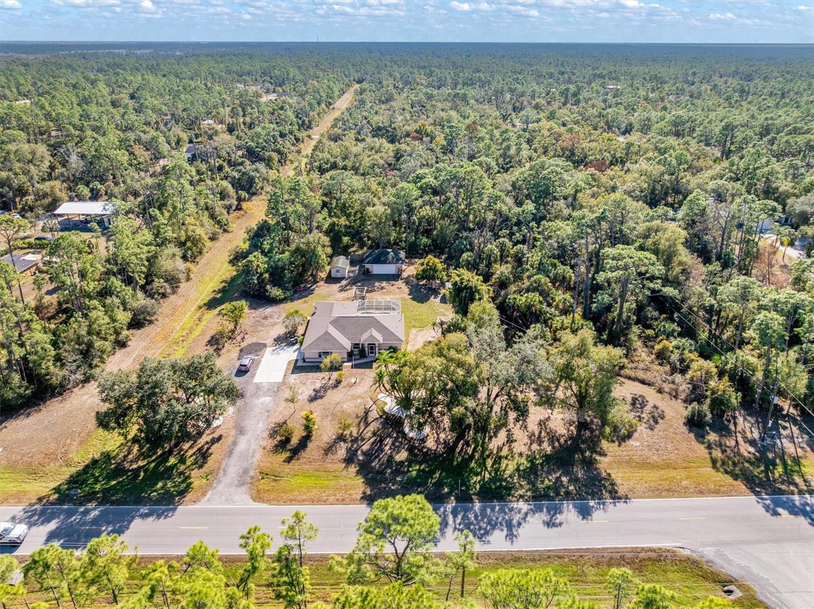 Listing photo id 45 for 2209 Tropicaire Boulevard