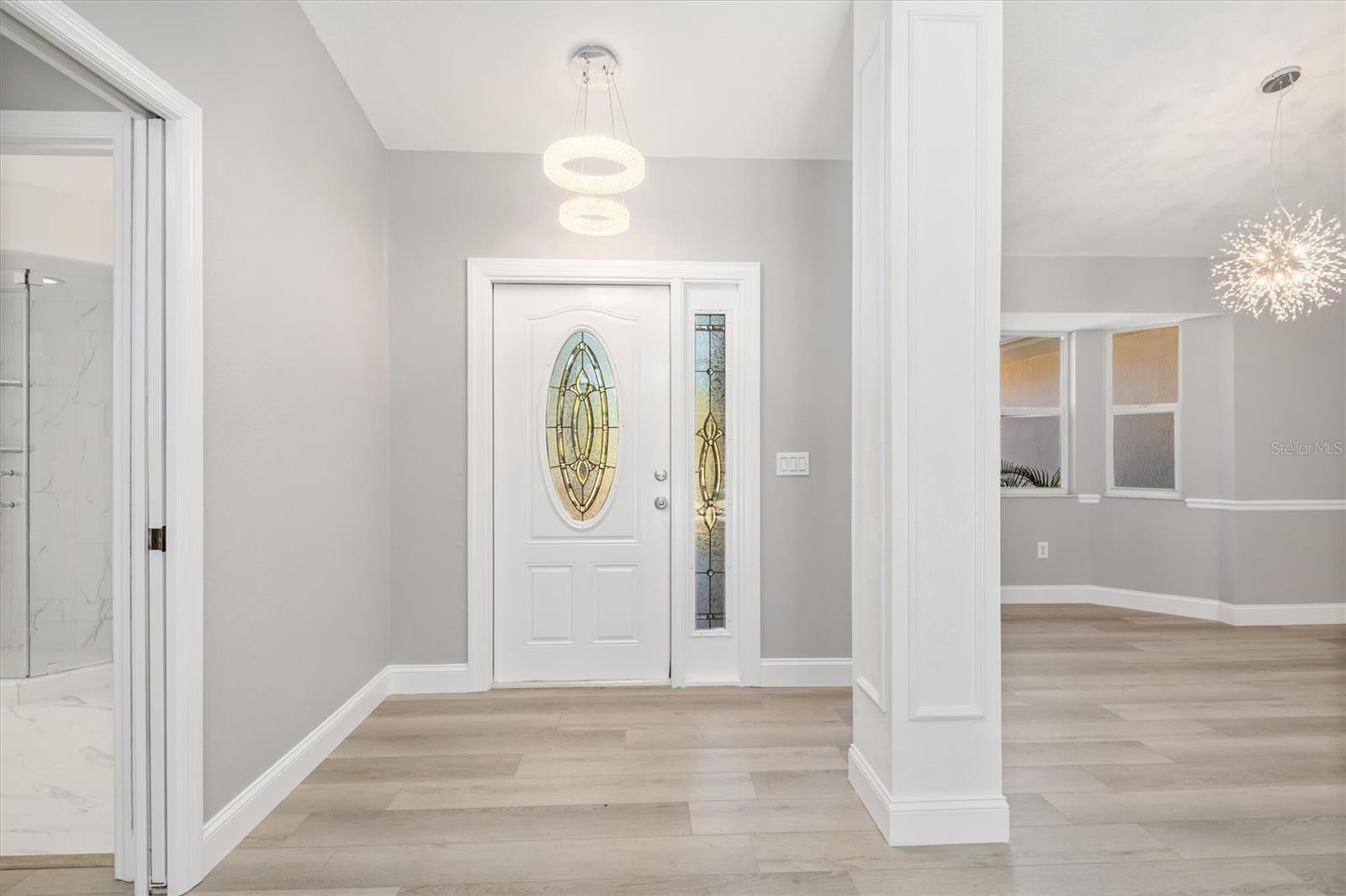 Listing photo id 5 for 2209 Tropicaire Boulevard