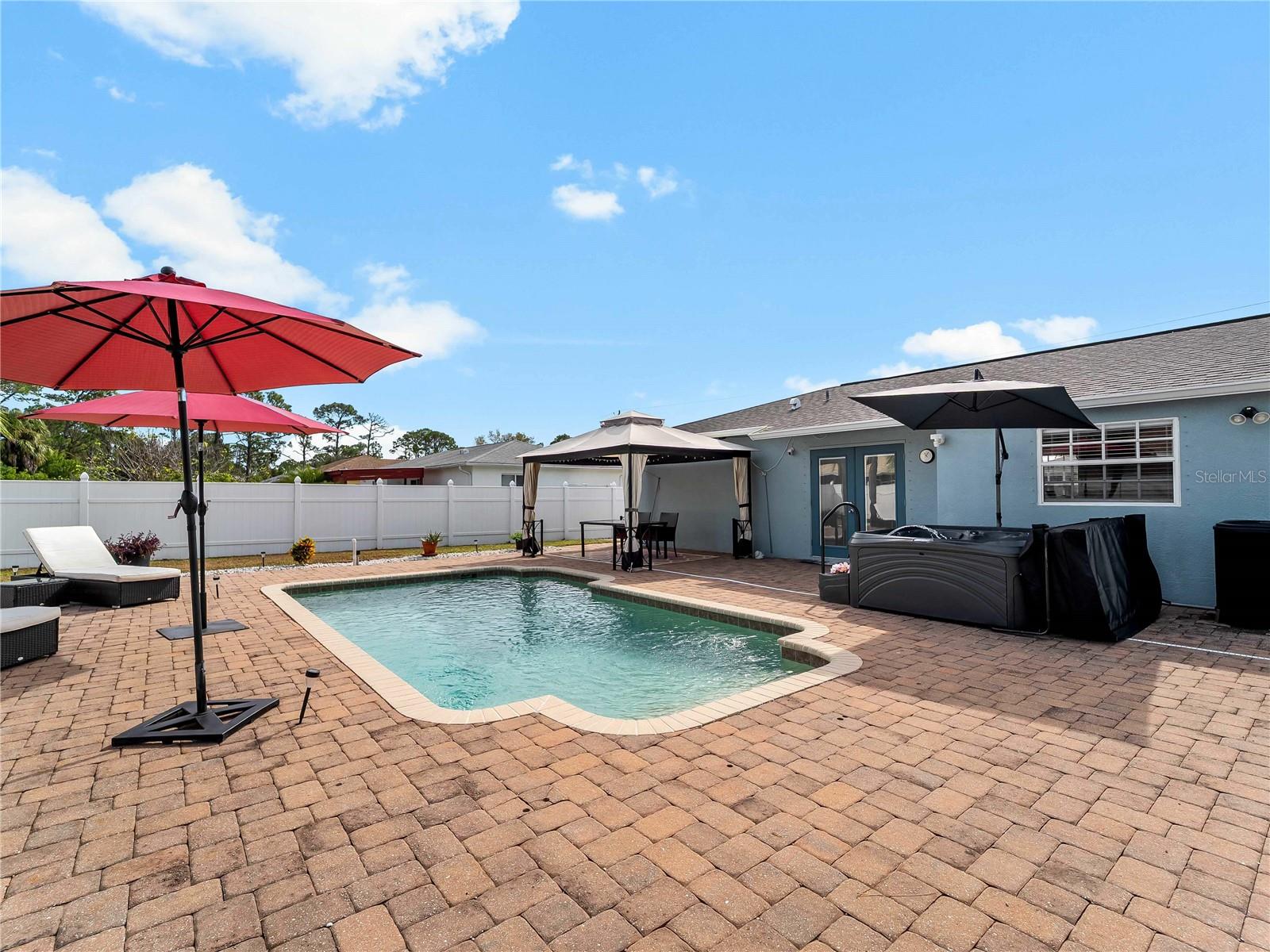 Listing photo id 1 for 3200 Alesio Avenue