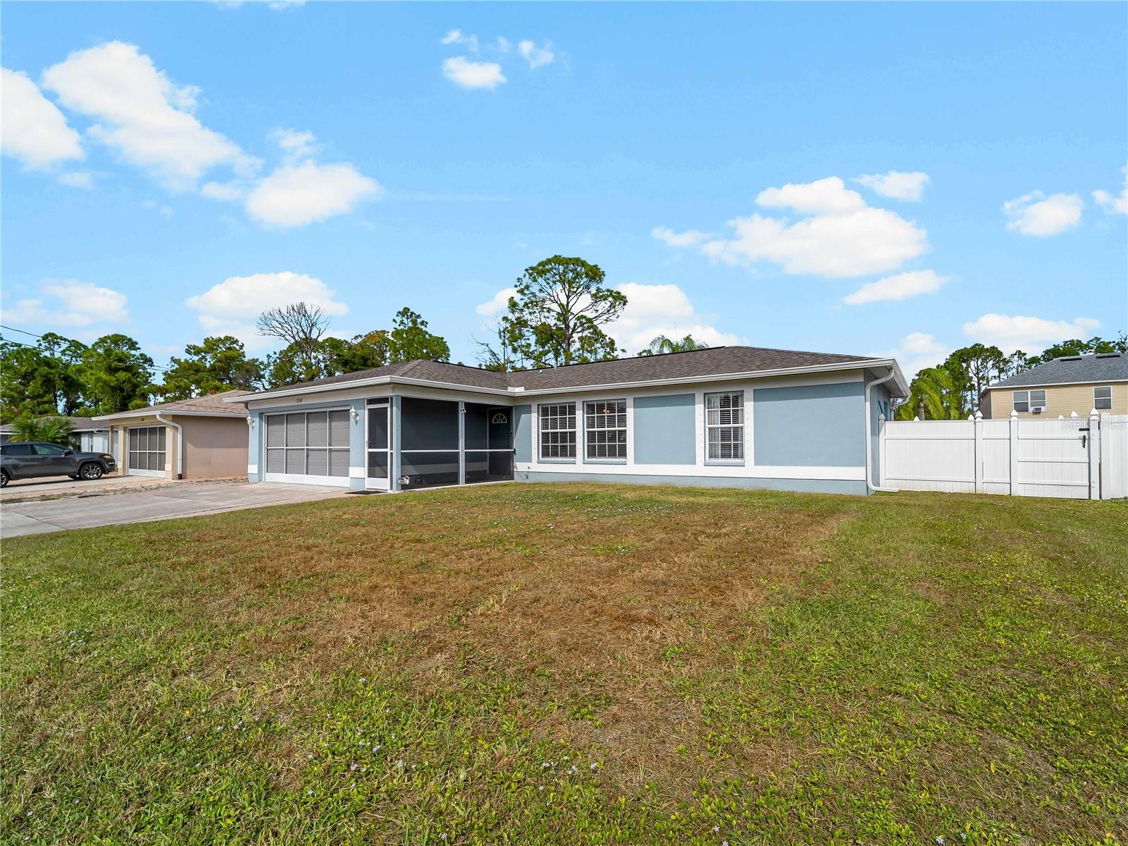 Listing photo id 46 for 3200 Alesio Avenue