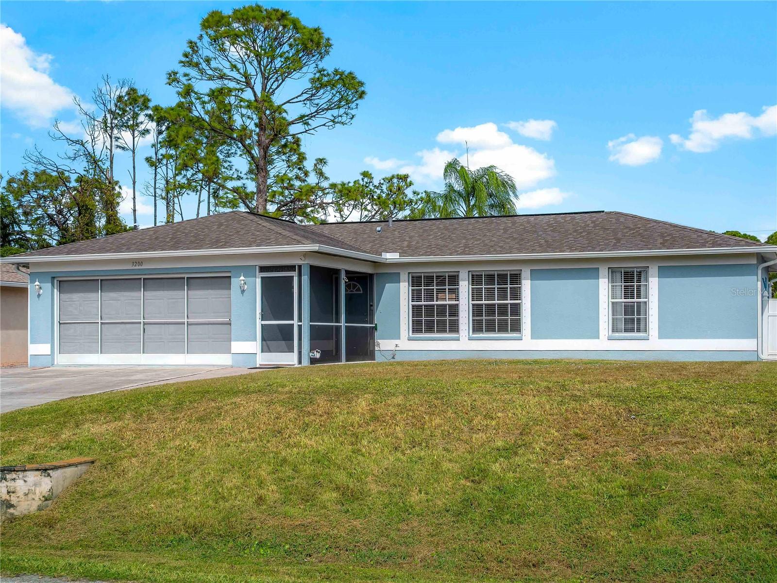 Listing photo id 47 for 3200 Alesio Avenue