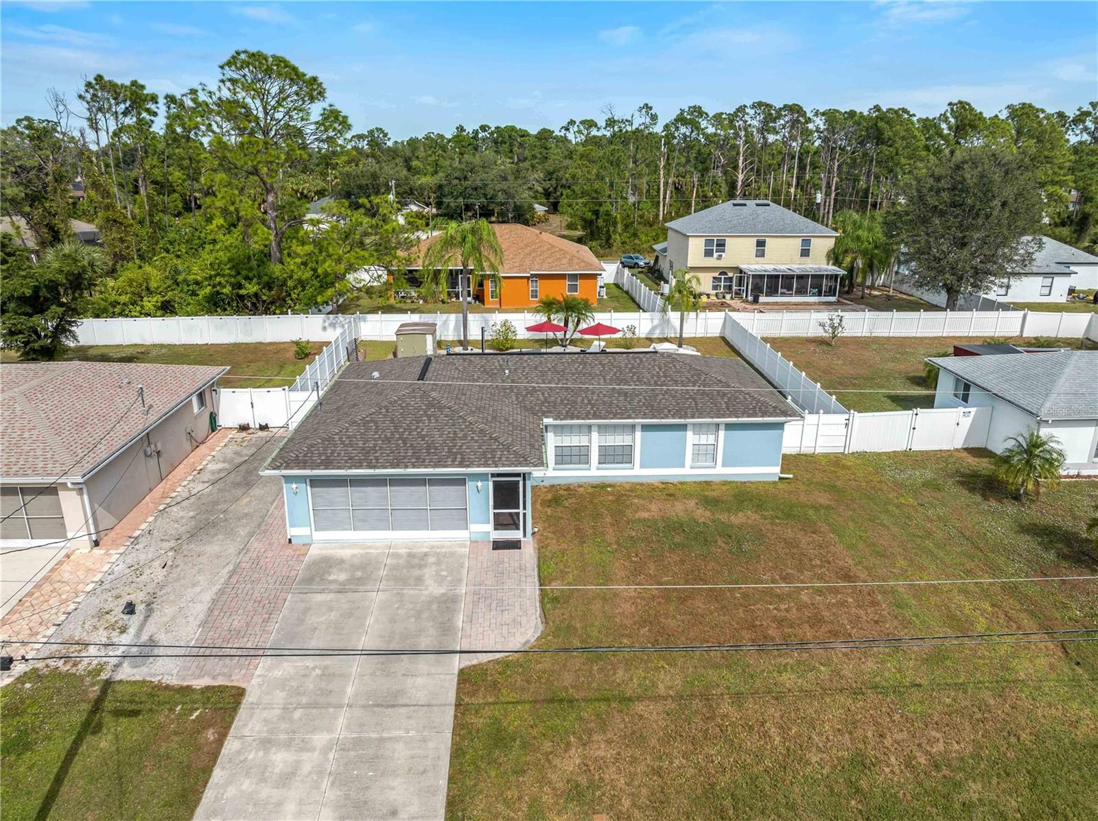 Listing photo id 50 for 3200 Alesio Avenue