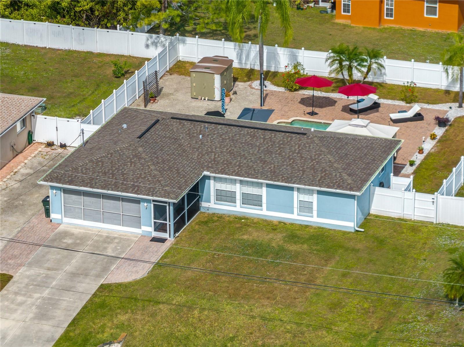 Listing photo id 51 for 3200 Alesio Avenue