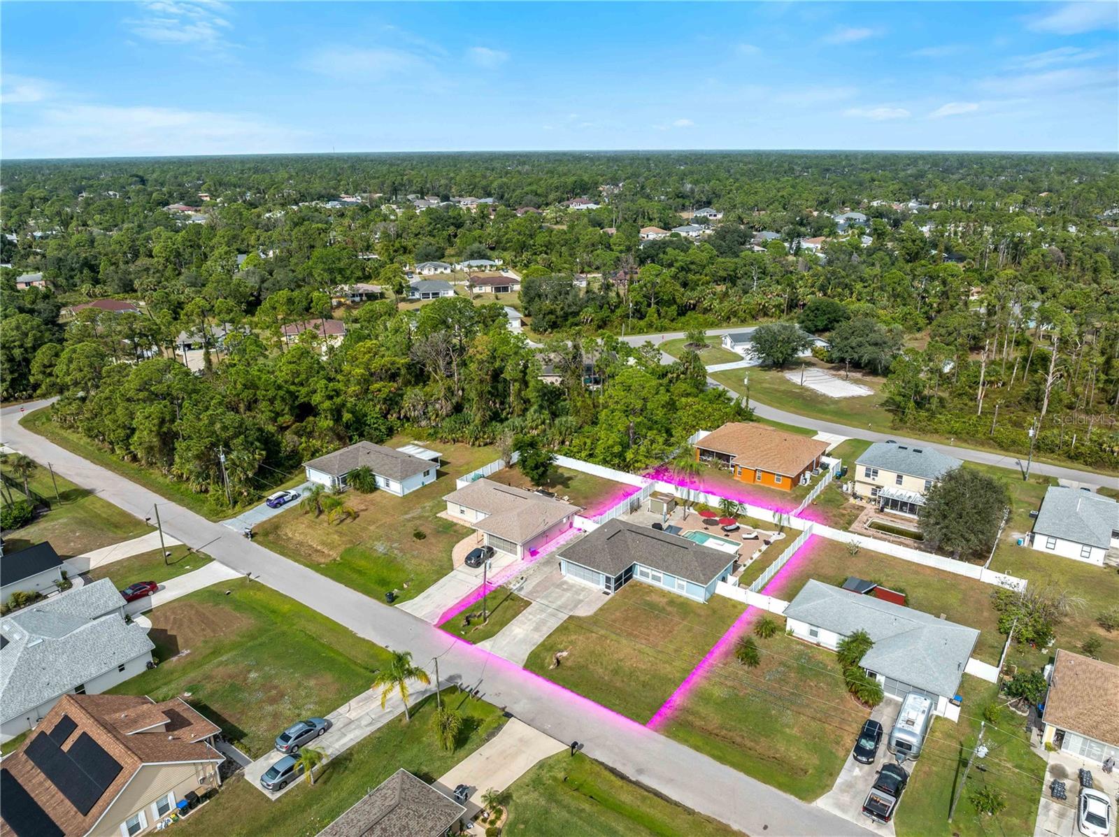 Listing photo id 58 for 3200 Alesio Avenue