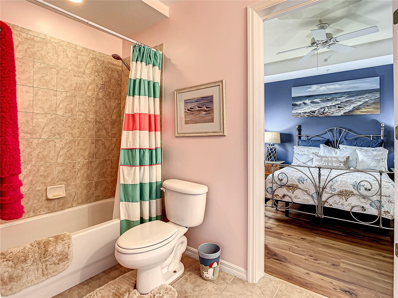 Image 32 of 70 For 5125 Melbourne Street E201