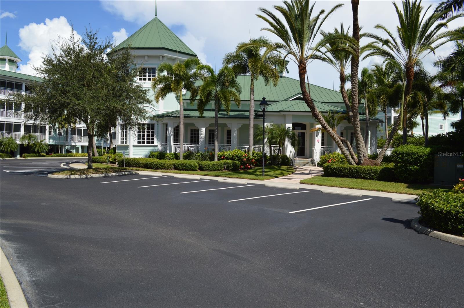 Image 44 of 70 For 5125 Melbourne Street E201