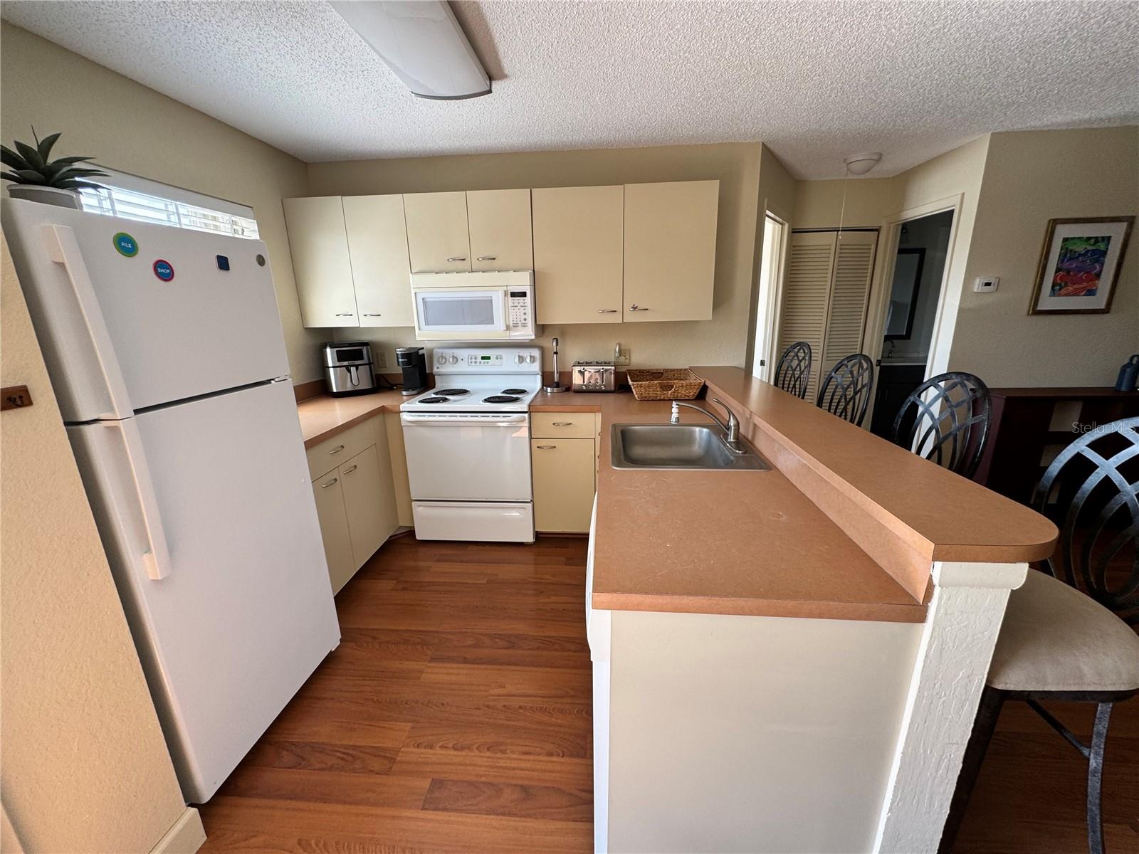 Image 17 of 37 For 25100 Sandhill Boulevard L203