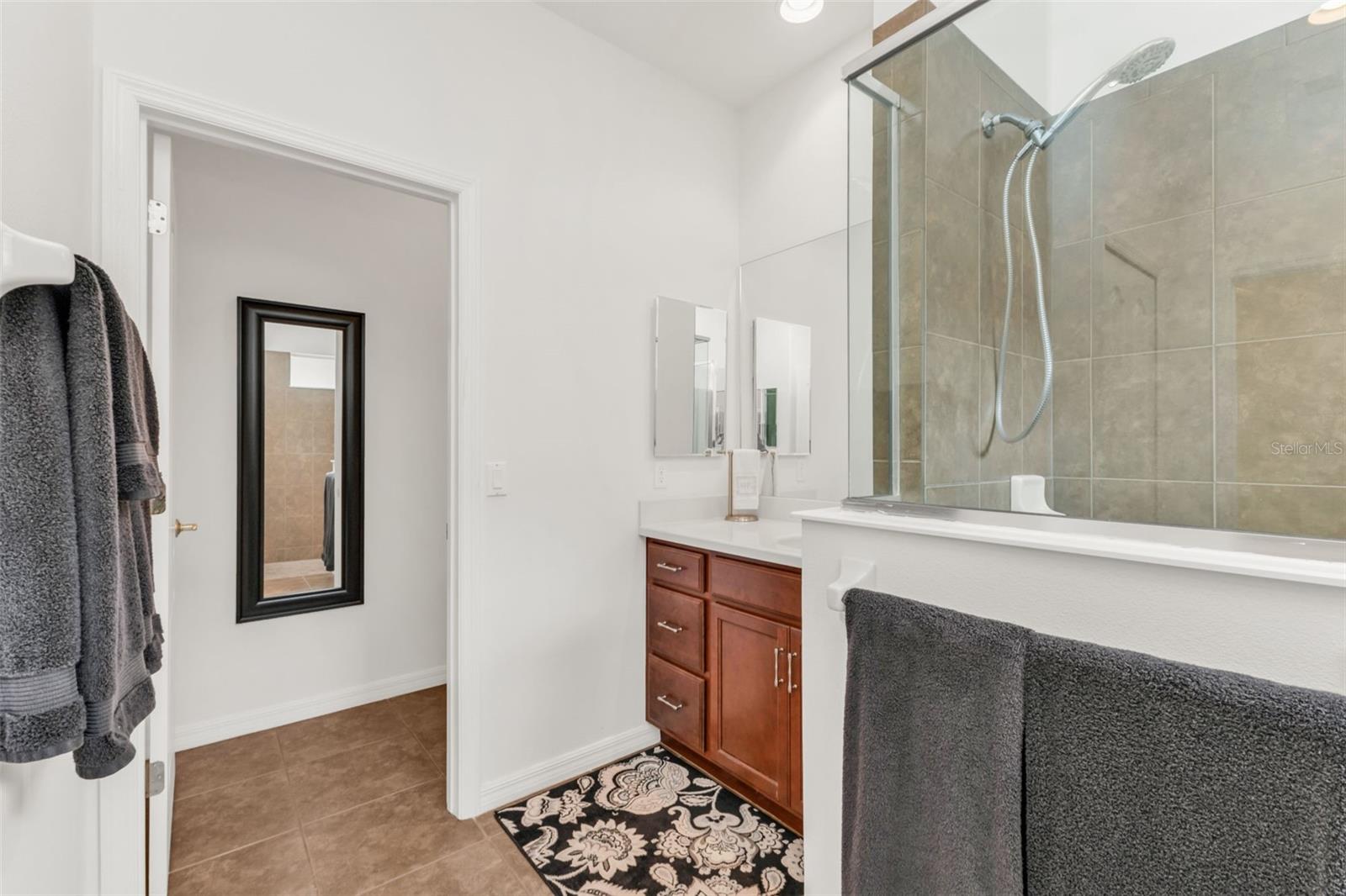 Image 18 of 44 For 24388 Westgate Boulevard