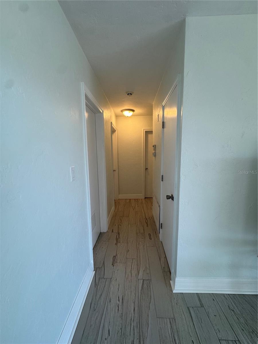 Image 10 of 25 For 189 Small Street Se