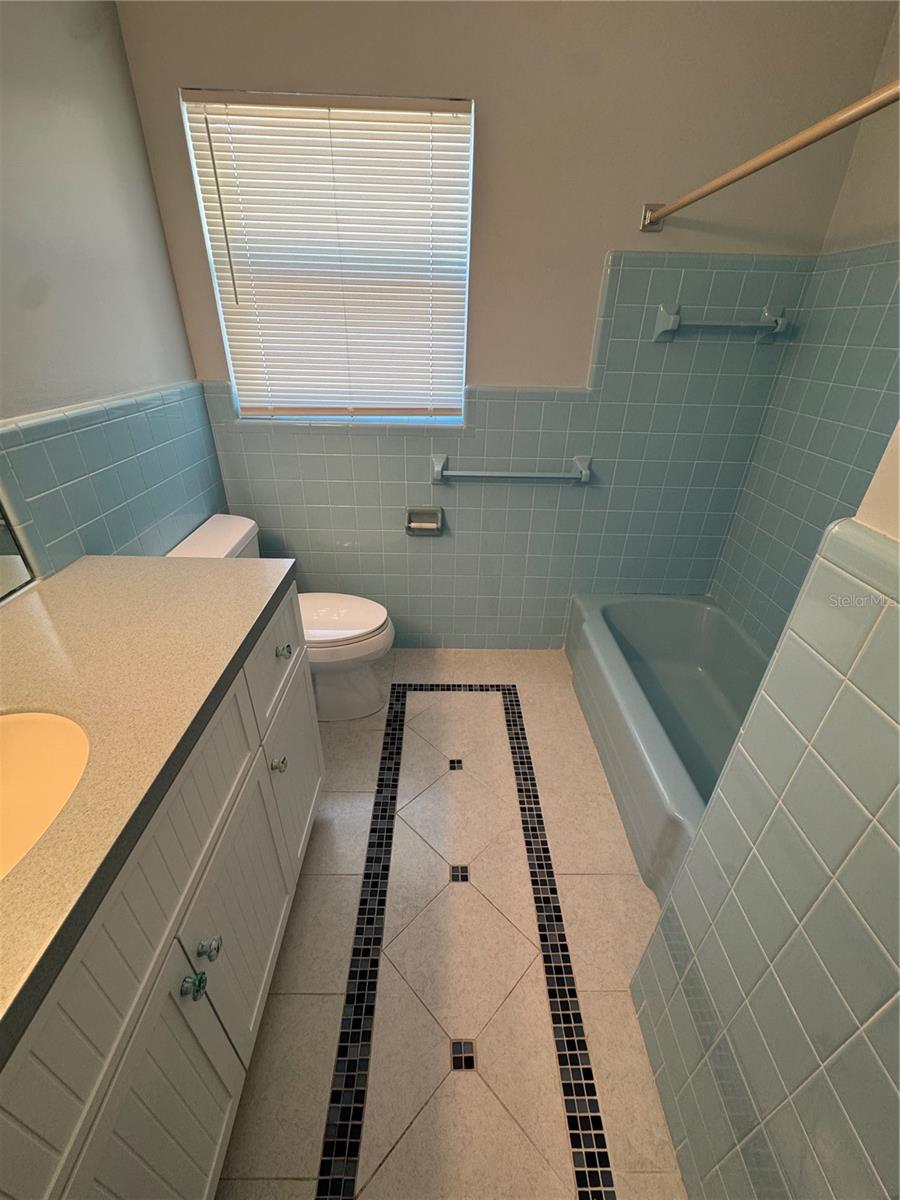 Image 15 of 25 For 189 Small Street Se