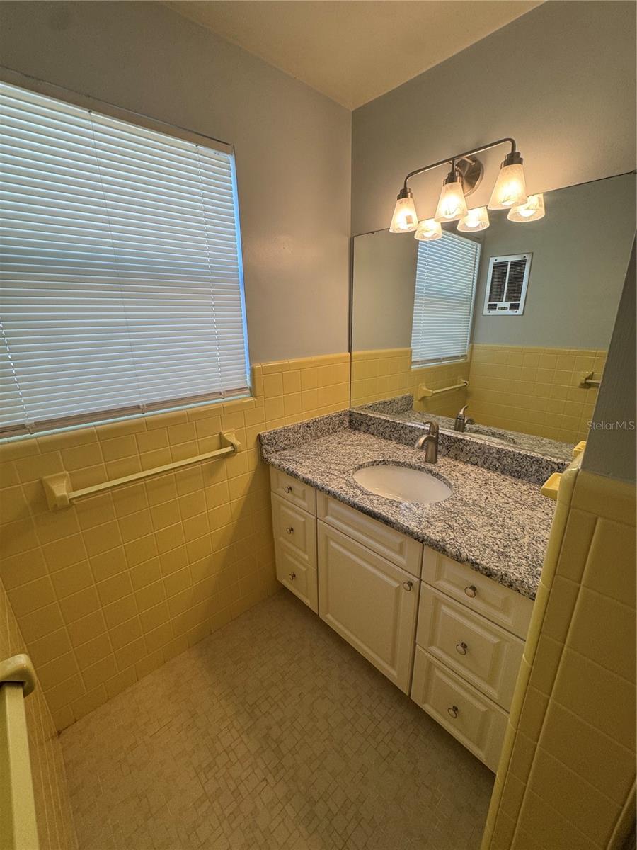 Image 18 of 25 For 189 Small Street Se