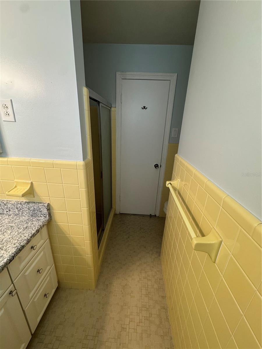 Image 21 of 25 For 189 Small Street Se