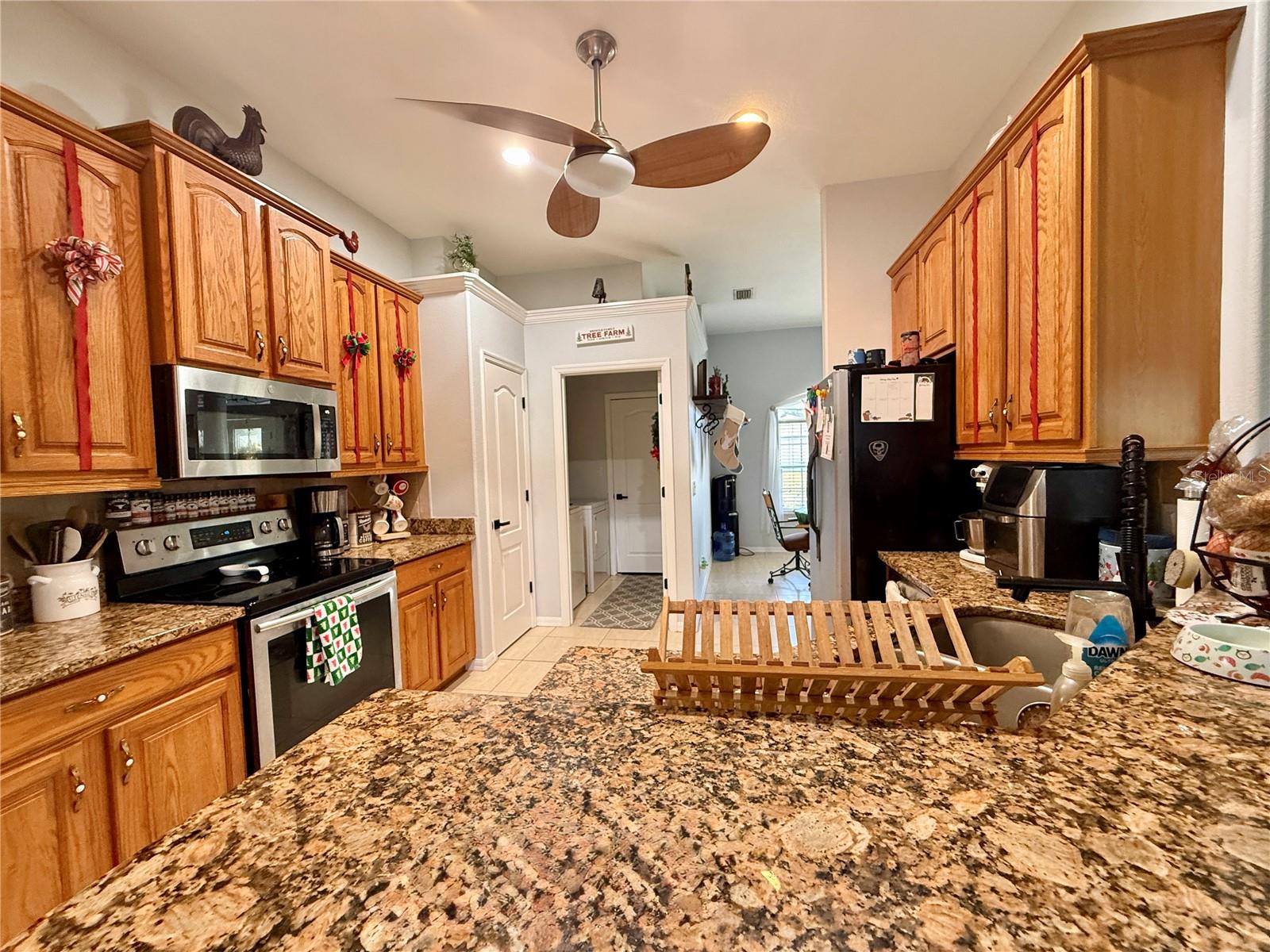 Image 10 of 23 For 2928 Abbotsford Street