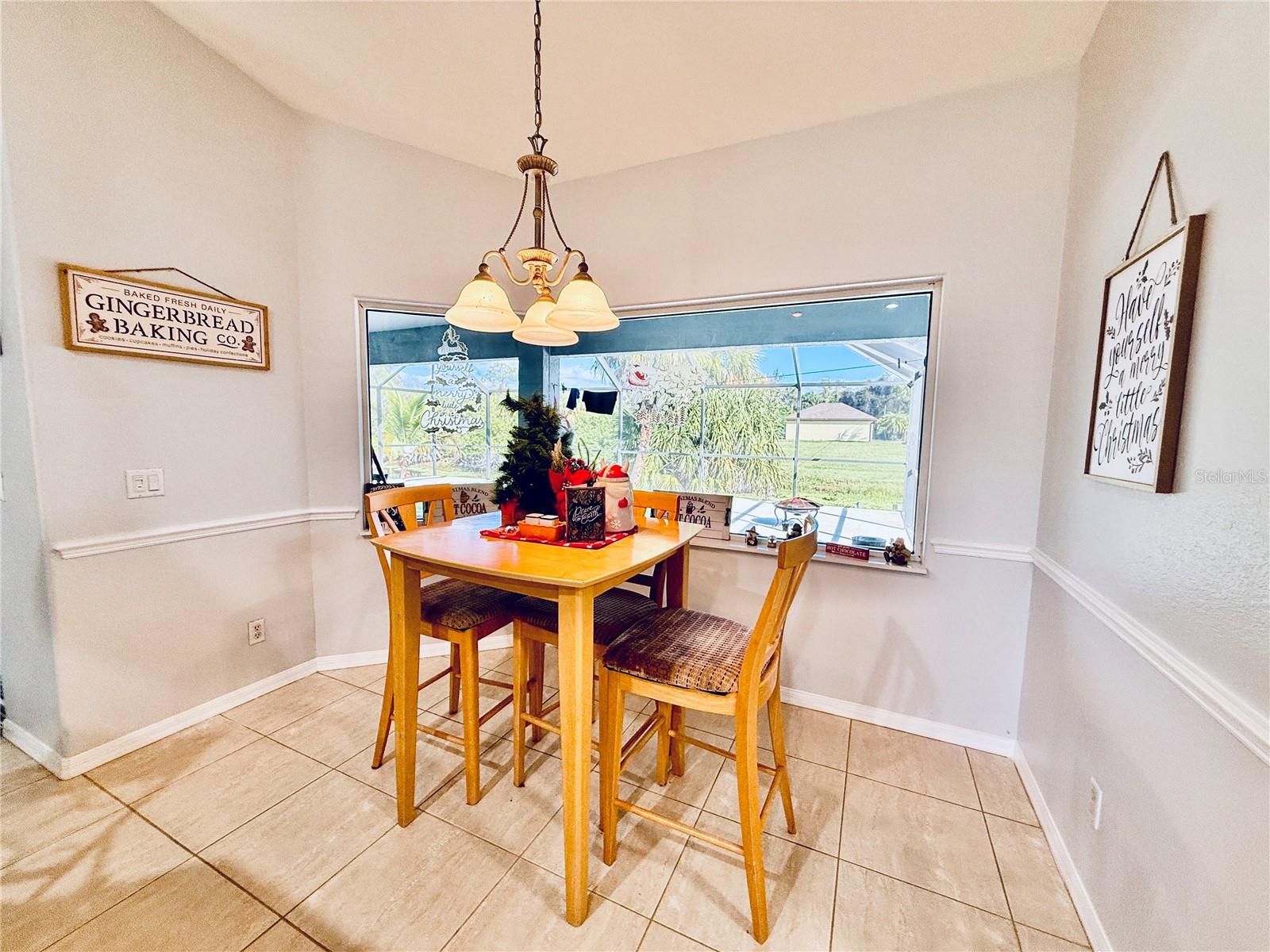 Image 12 of 23 For 2928 Abbotsford Street