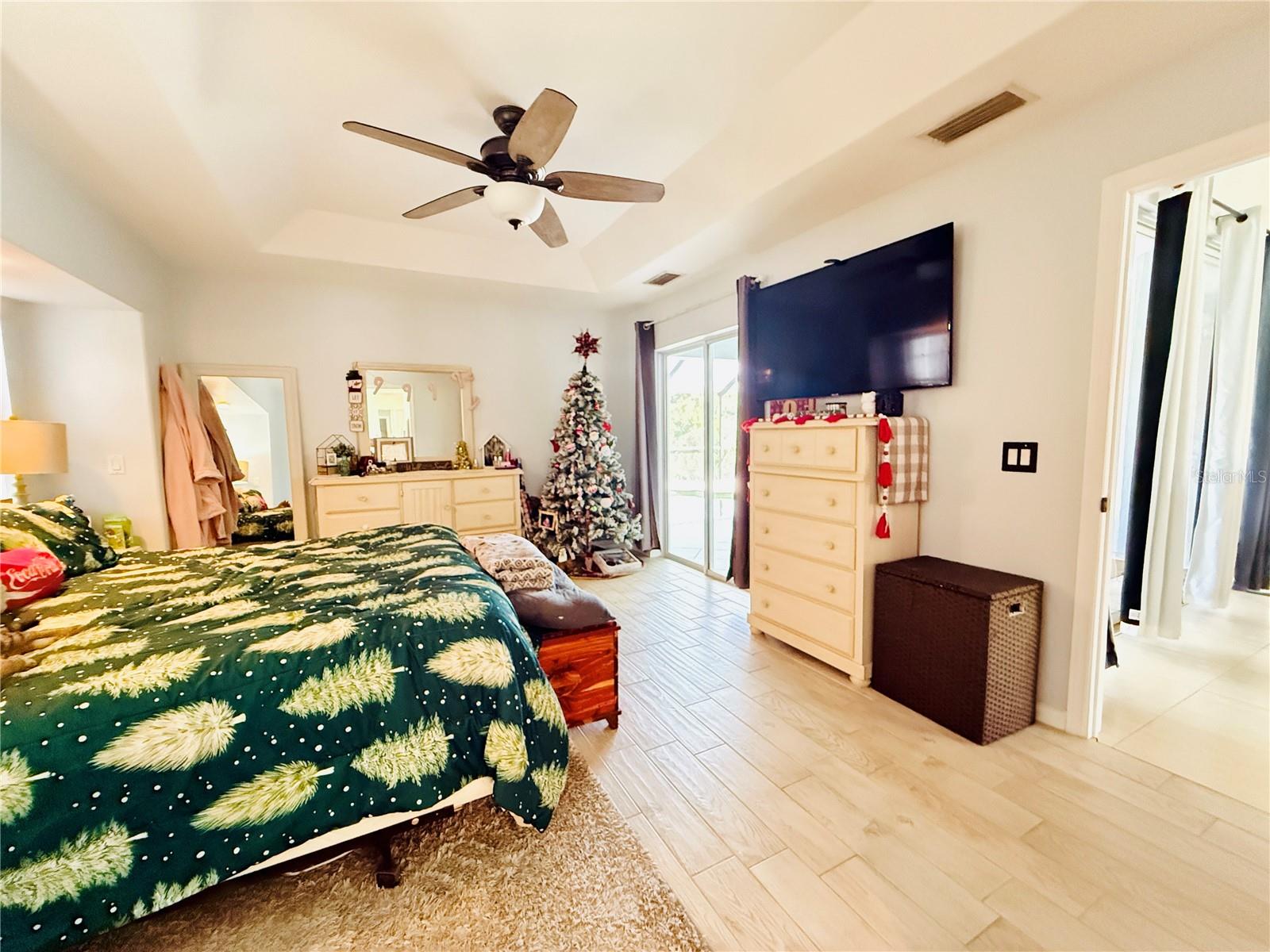 Image 16 of 23 For 2928 Abbotsford Street