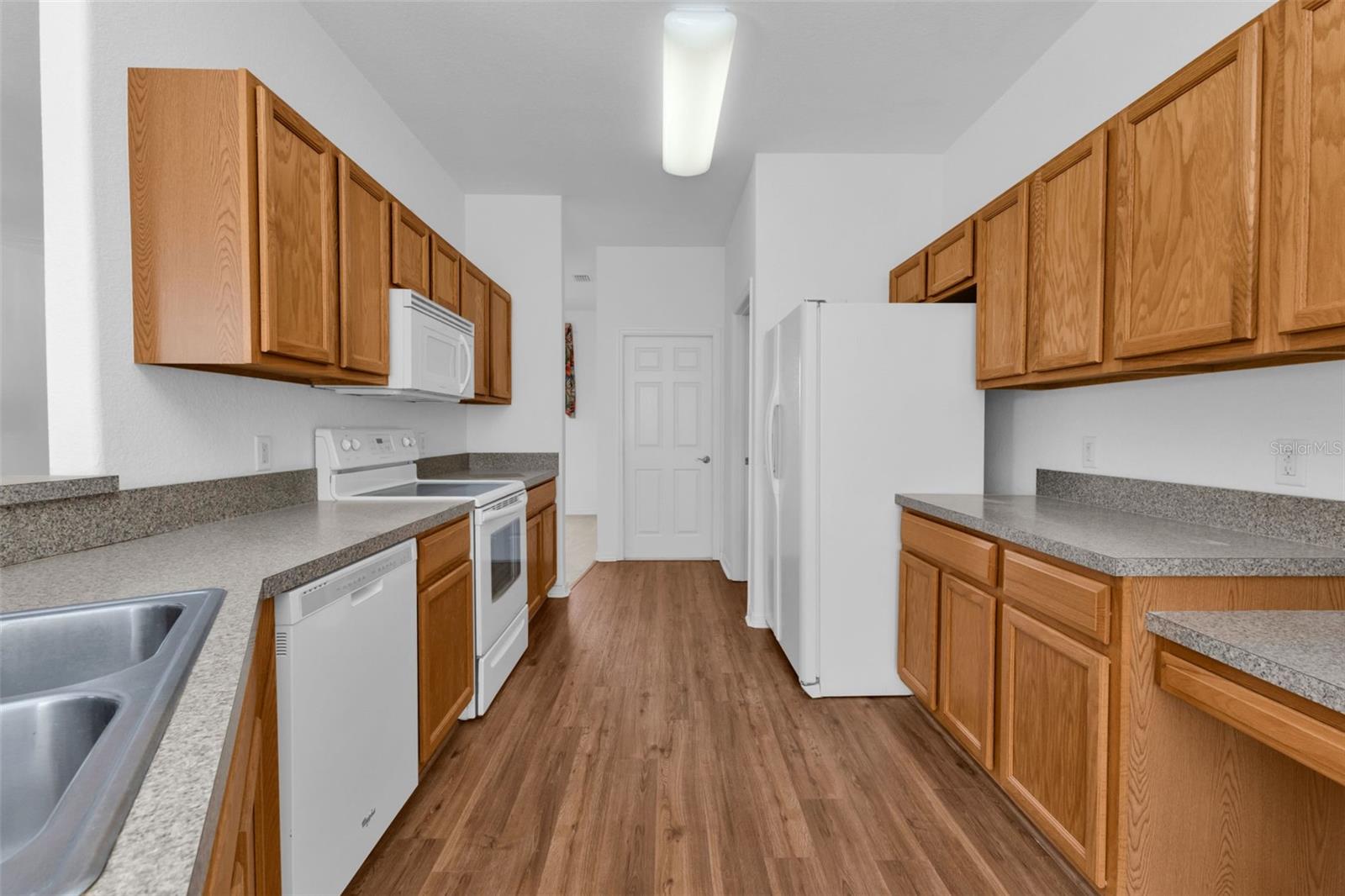 Image 18 of 49 For 24576 Buckingham Way