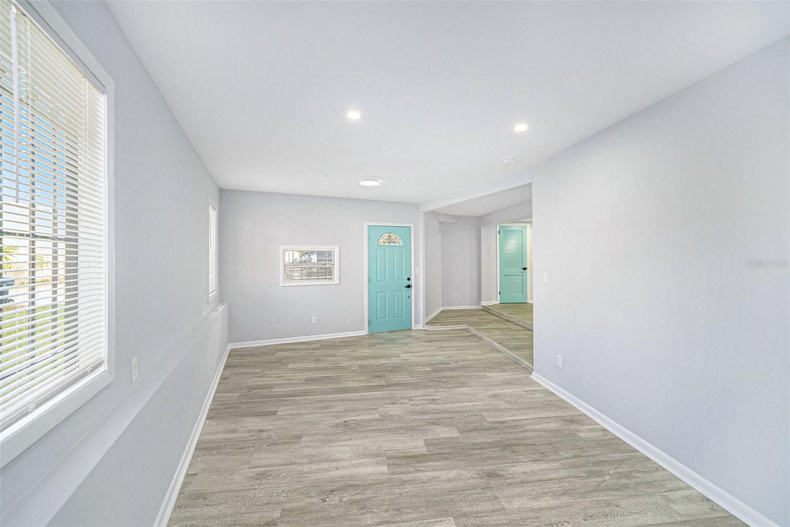 Listing photo id 9 for 10714 Central Avenue