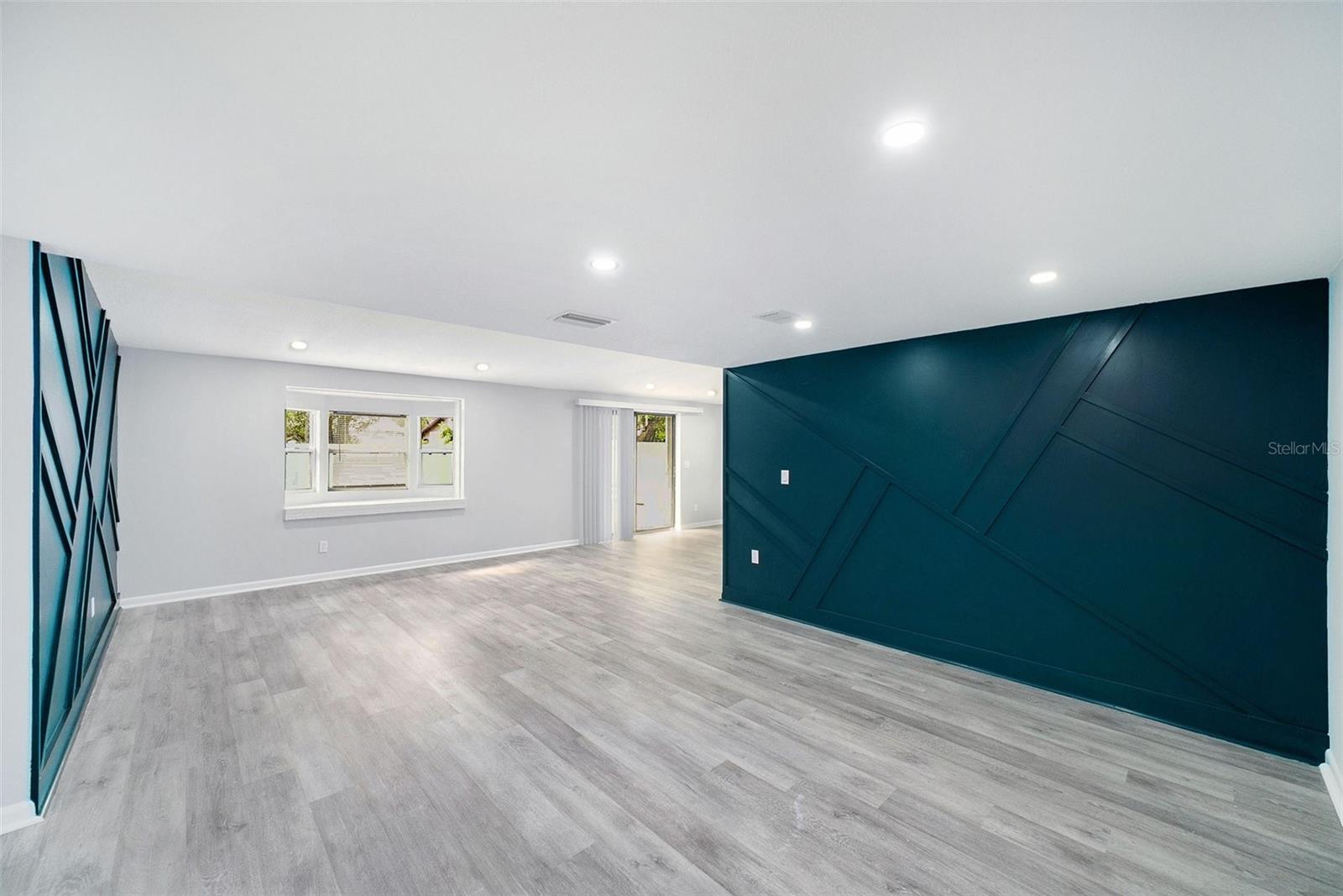 Listing photo id 12 for 10714 Central Avenue