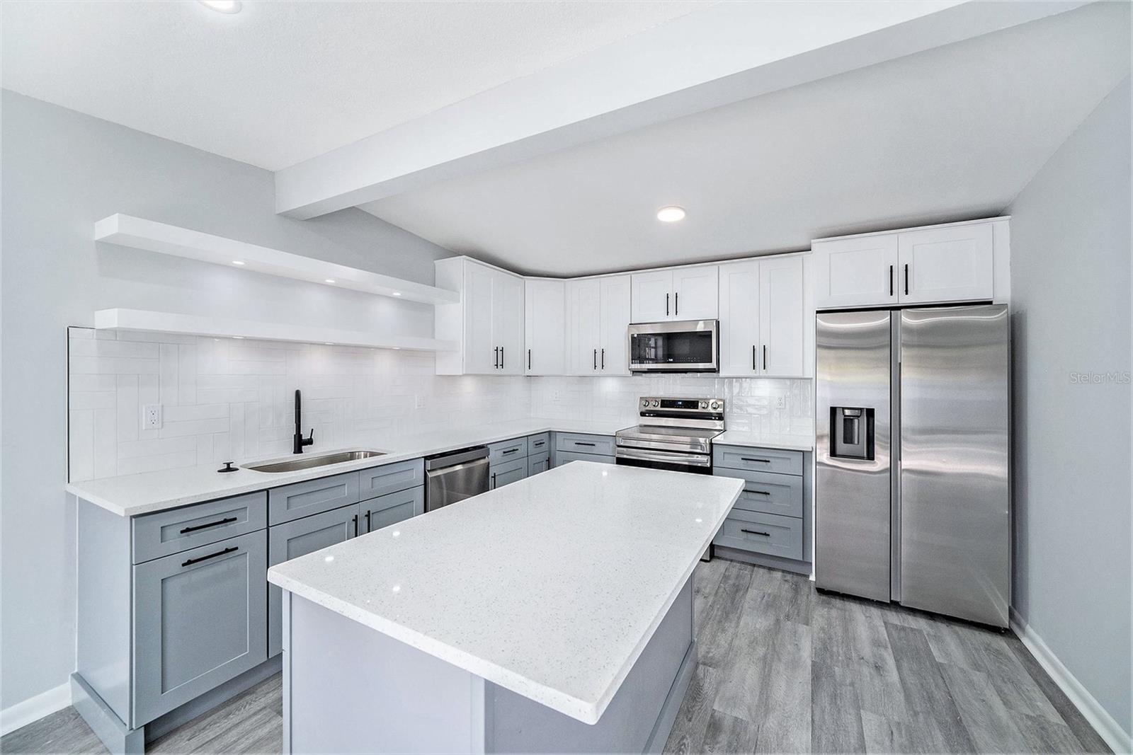 Listing photo id 15 for 10714 Central Avenue