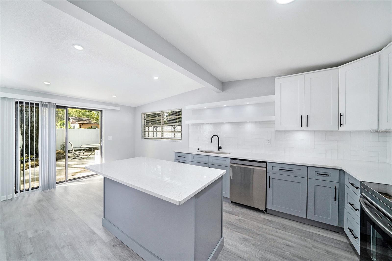 Listing photo id 16 for 10714 Central Avenue