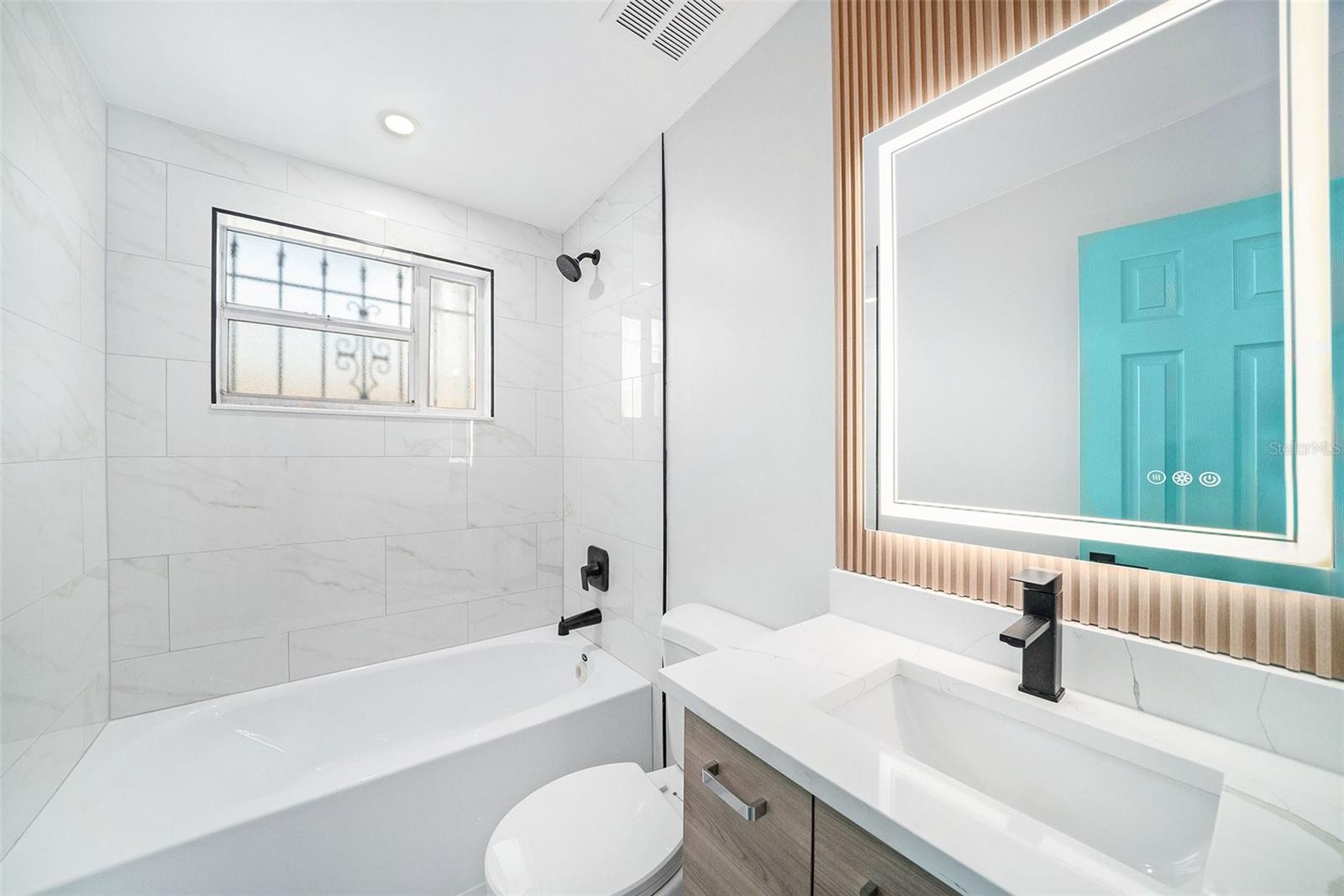 Listing photo id 18 for 10714 Central Avenue