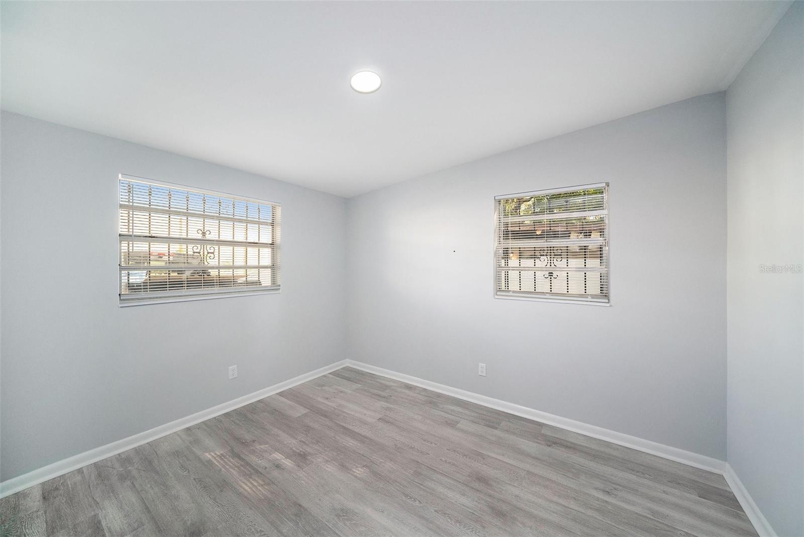 Listing photo id 20 for 10714 Central Avenue