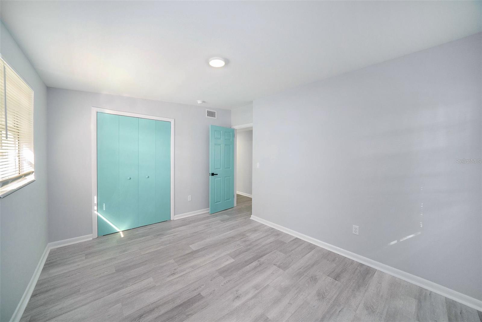 Listing photo id 21 for 10714 Central Avenue