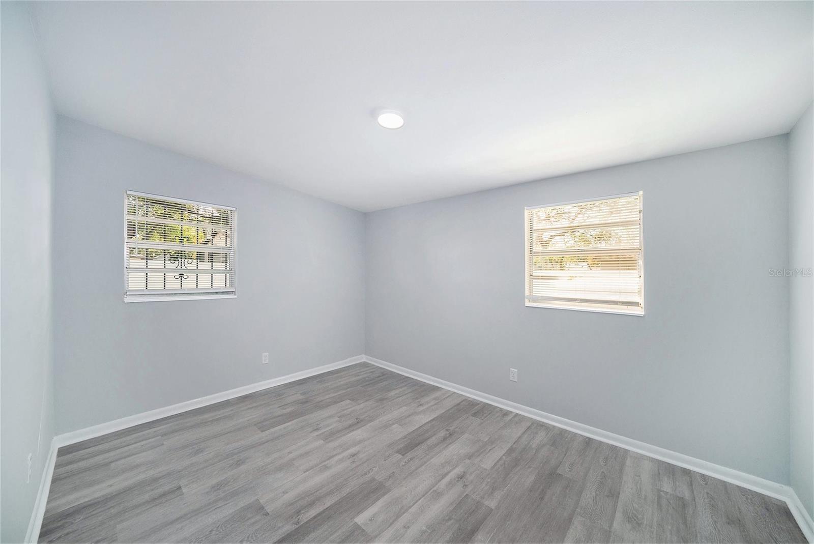 Listing photo id 22 for 10714 Central Avenue