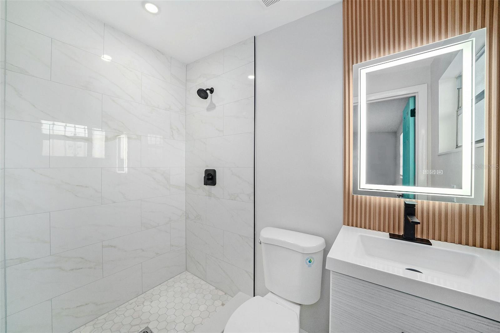 Listing photo id 23 for 10714 Central Avenue