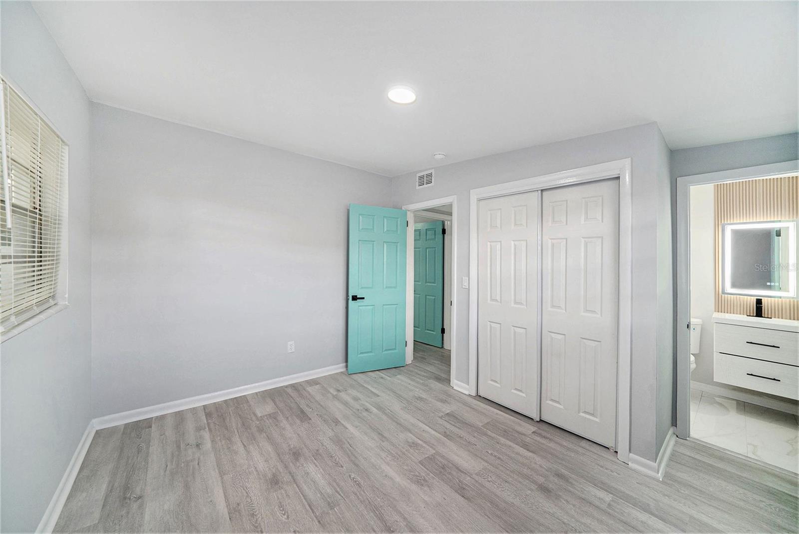 Listing photo id 24 for 10714 Central Avenue