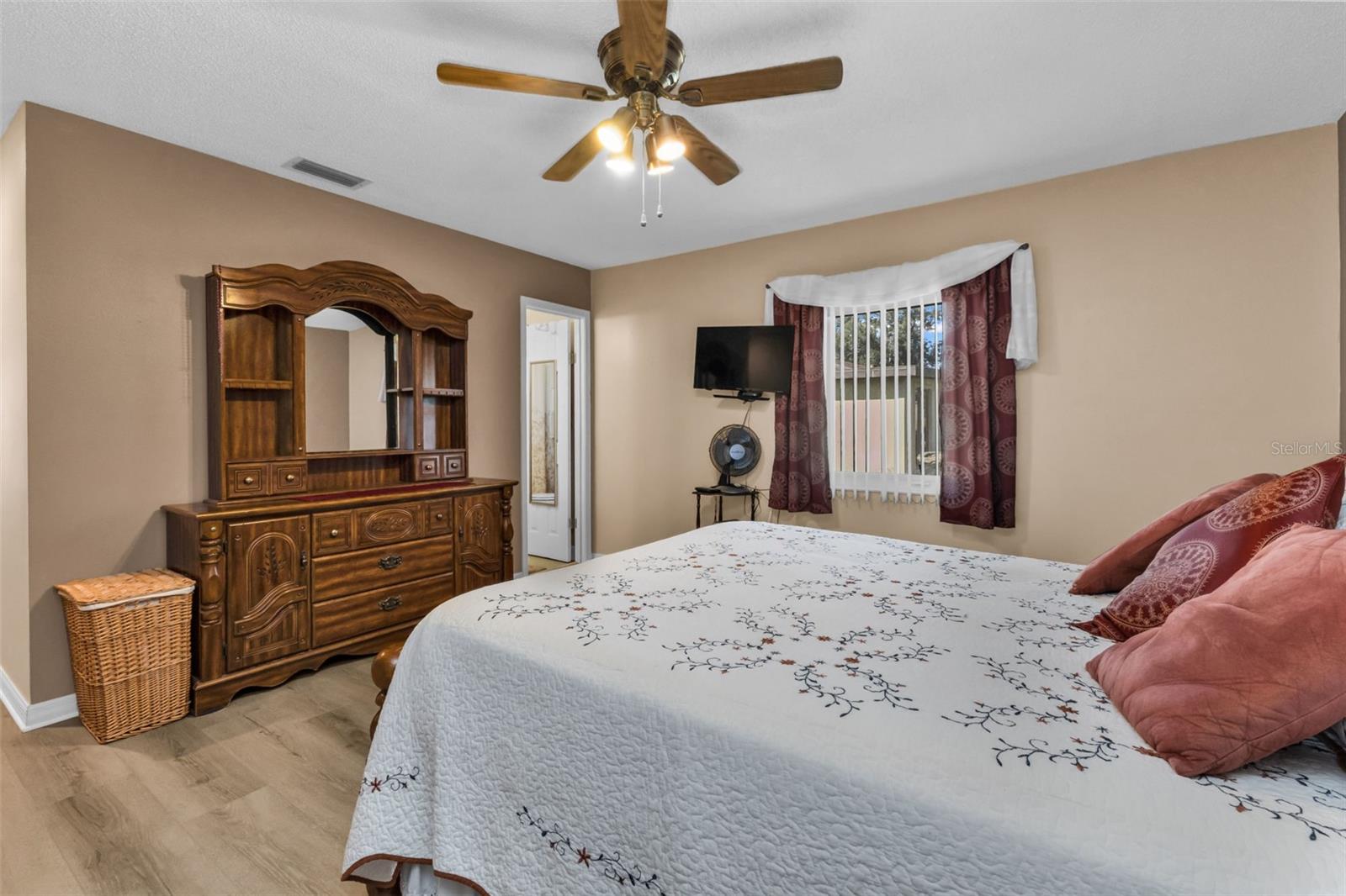 Image 19 of 67 For 1538 Inverness Street