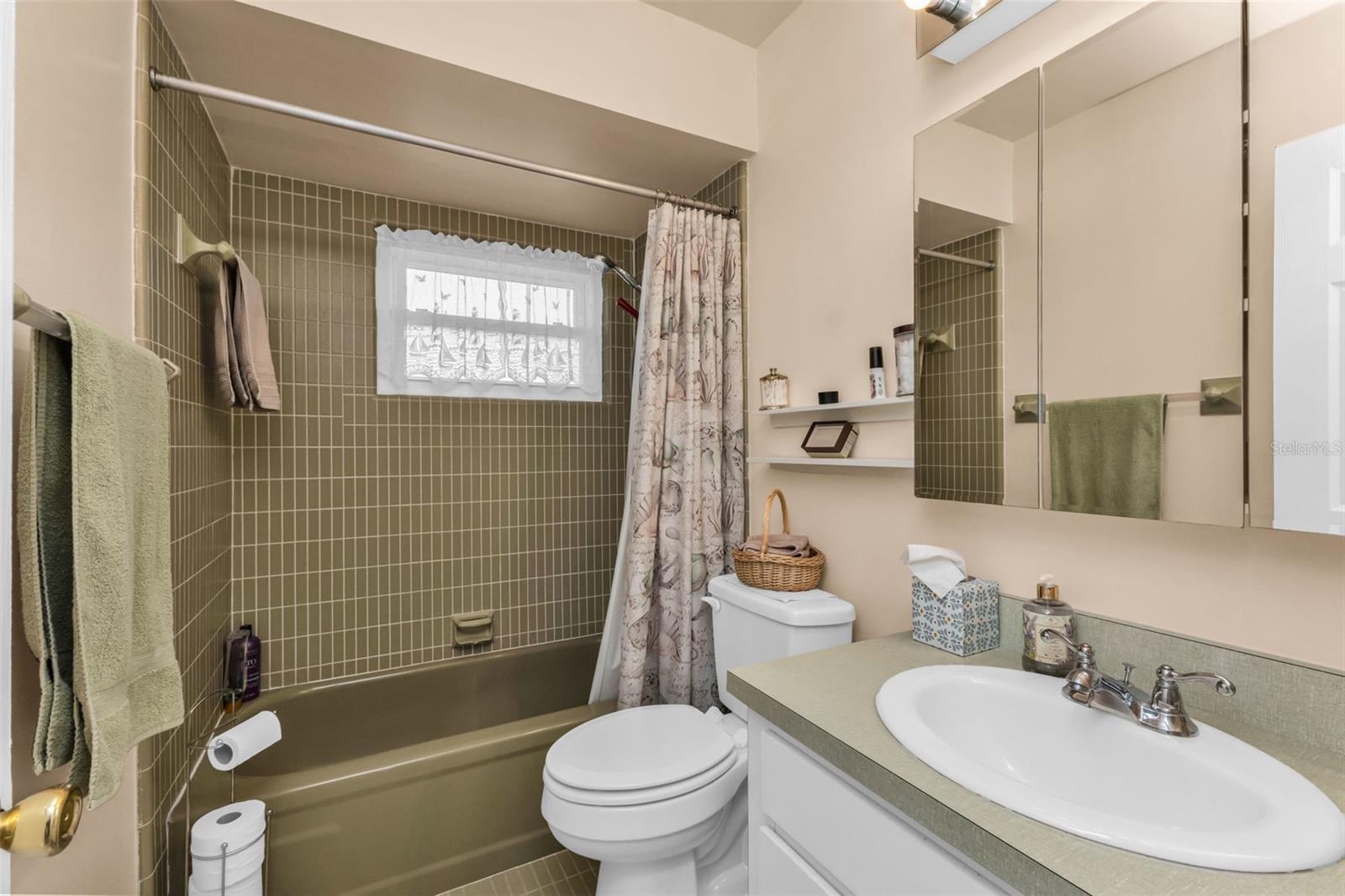 Image 24 of 67 For 1538 Inverness Street