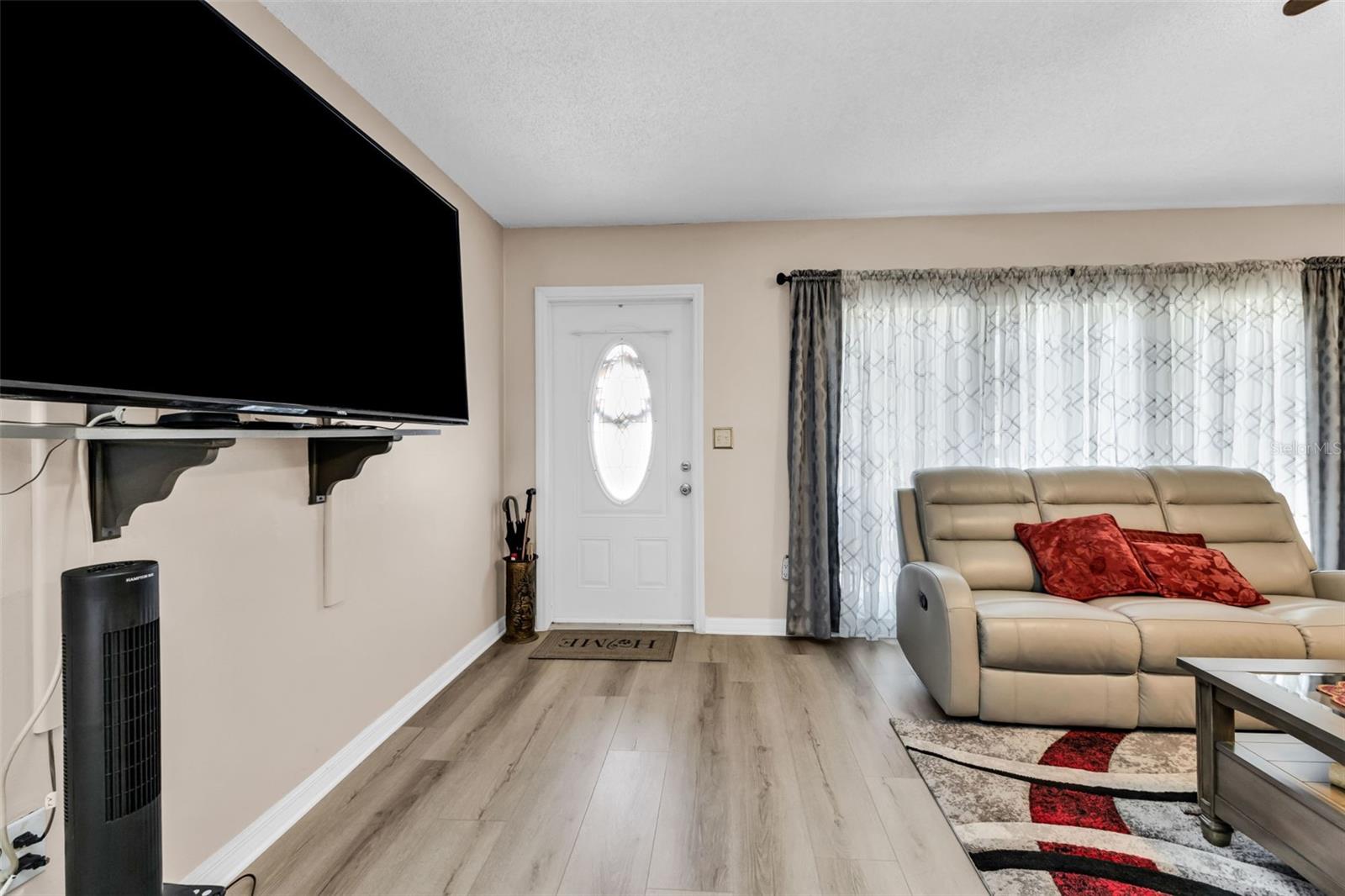 Image 4 of 67 For 1538 Inverness Street