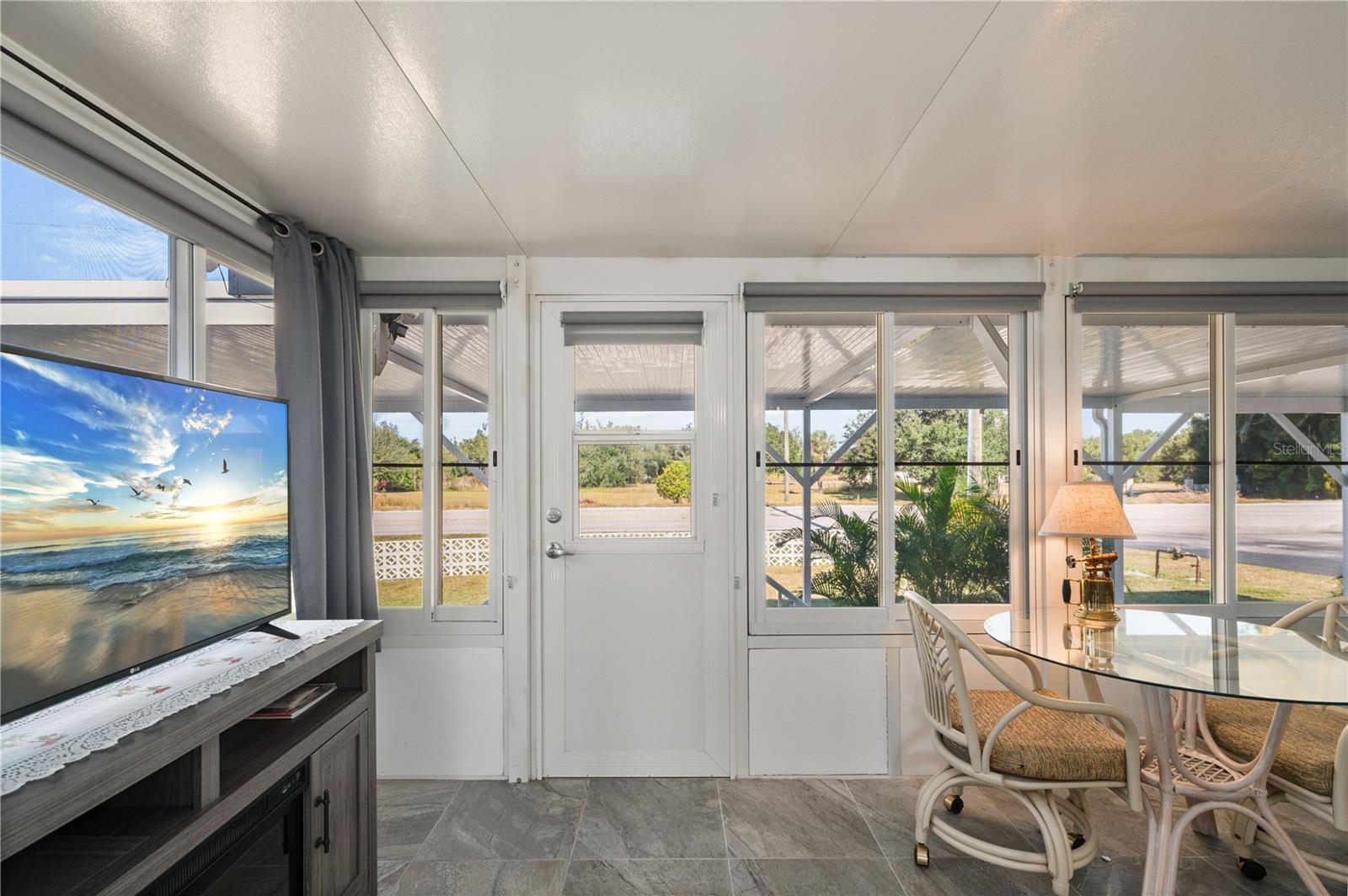 Image 11 of 55 For 24437 Harborview Road 114